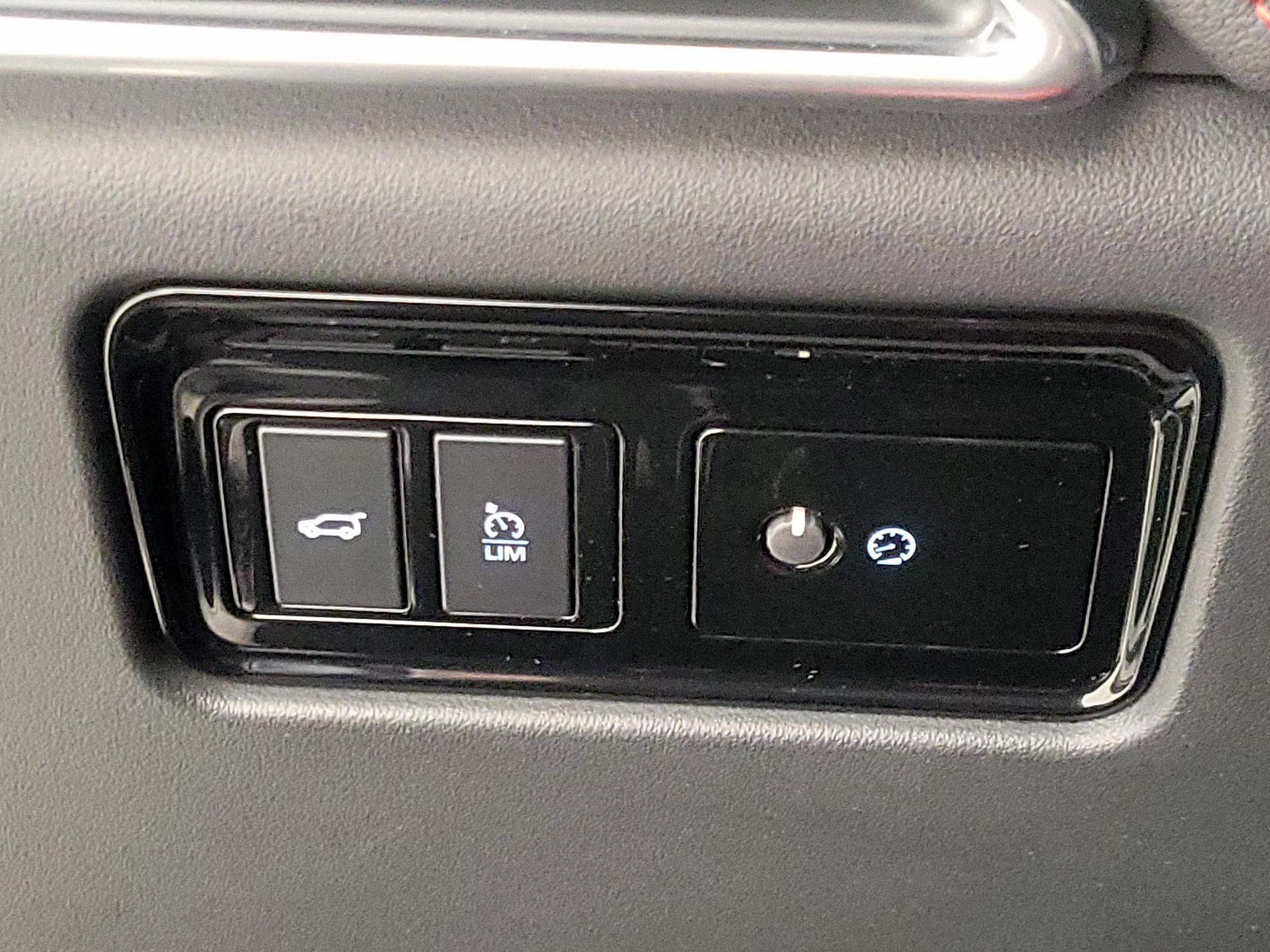 Thumbnail: 2020 Jaguar F-Pace - 13