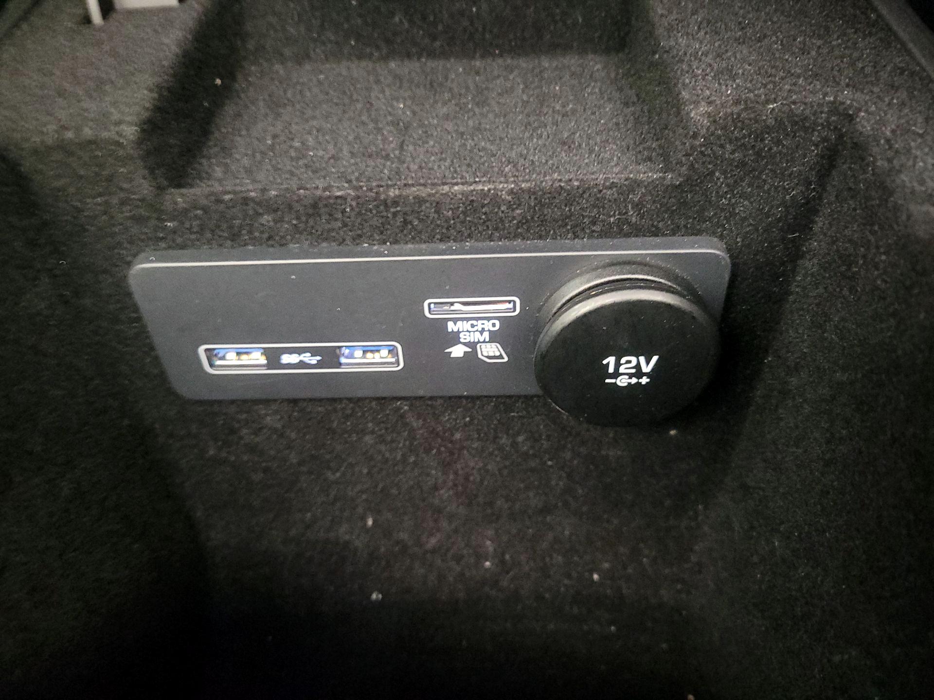 Thumbnail: 2020 Jaguar F-Pace - 18