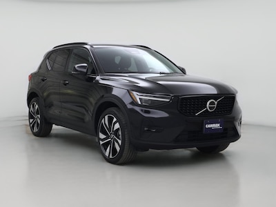 2024 Volvo XC40 B5 Ultimate Dark Theme