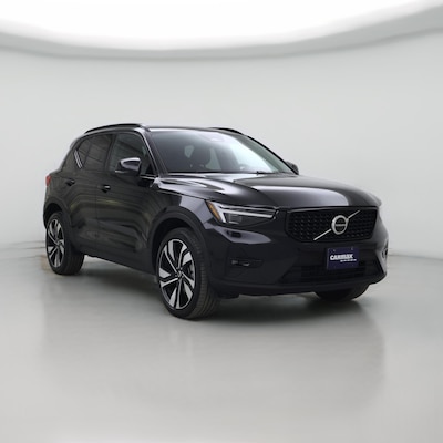 2024 Volvo XC40 B5 Ultimate Dark Theme