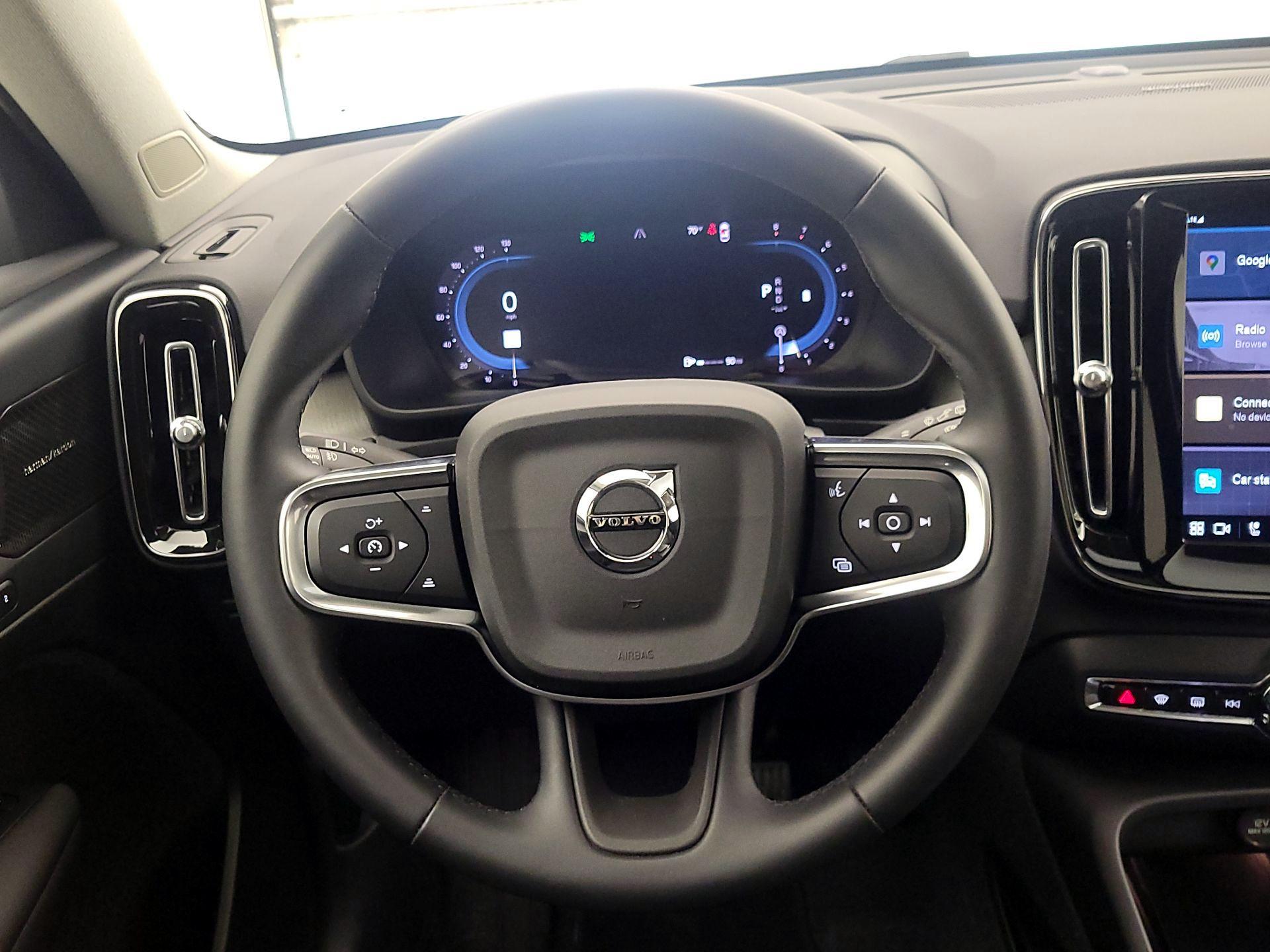 Thumbnail: 2024 Volvo XC40 - 10