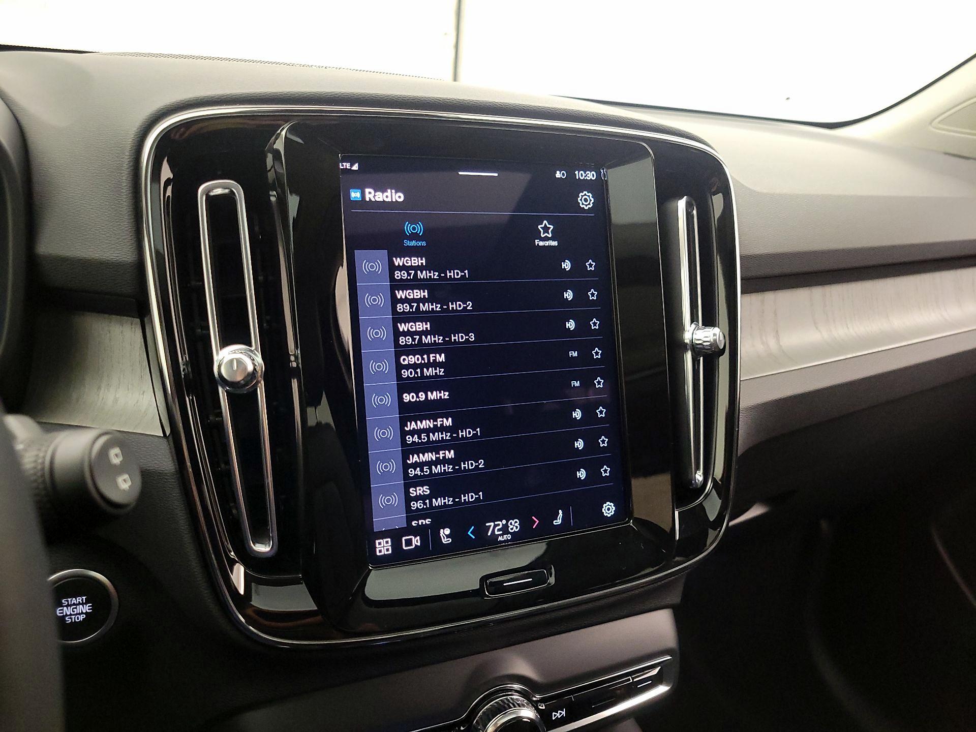 Thumbnail: 2024 Volvo XC40 - 14