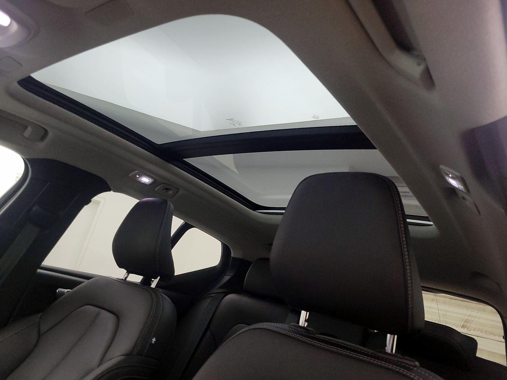 Thumbnail: 2024 Volvo XC40 - 18