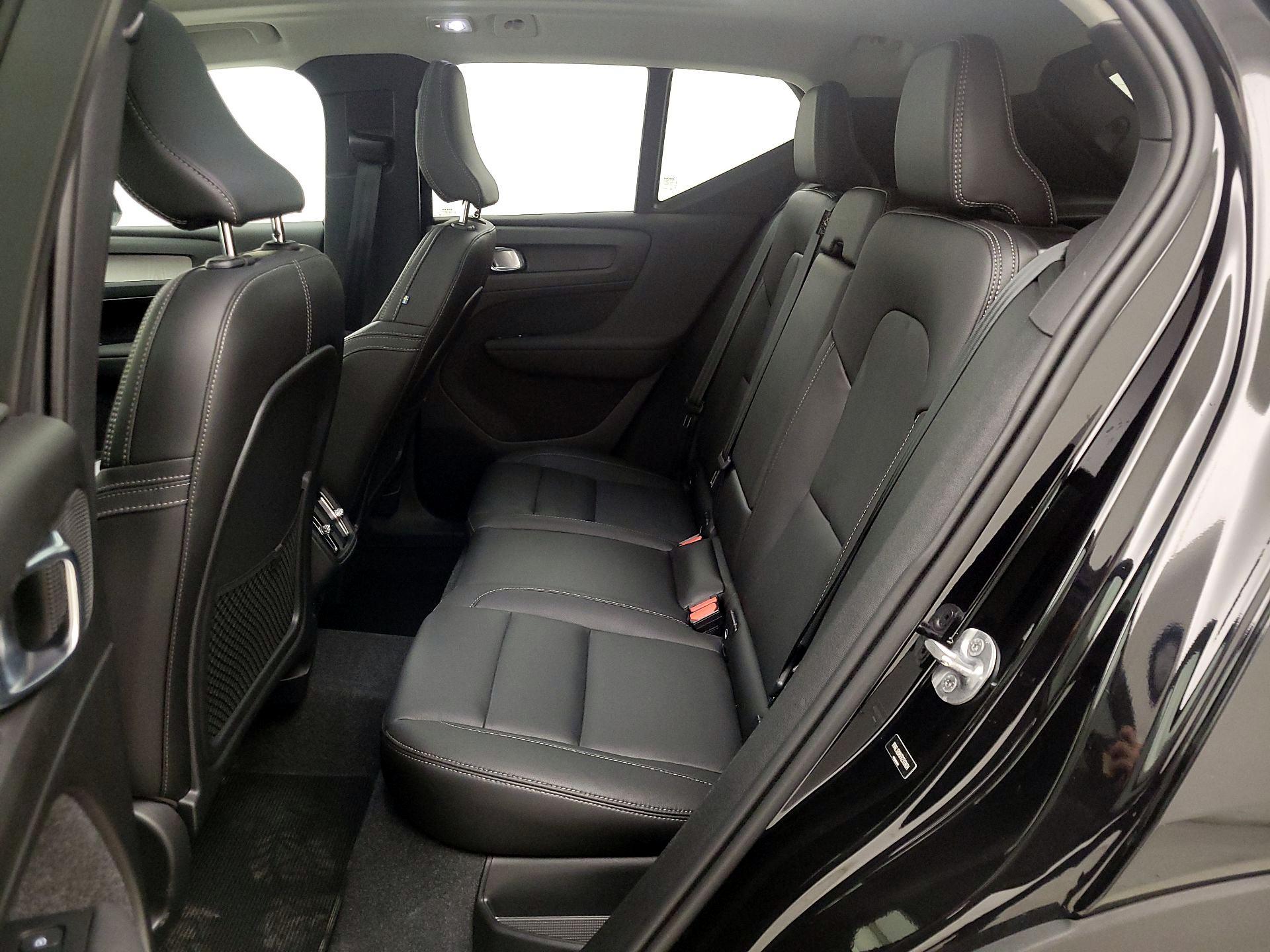 Thumbnail: 2024 Volvo XC40 - 19