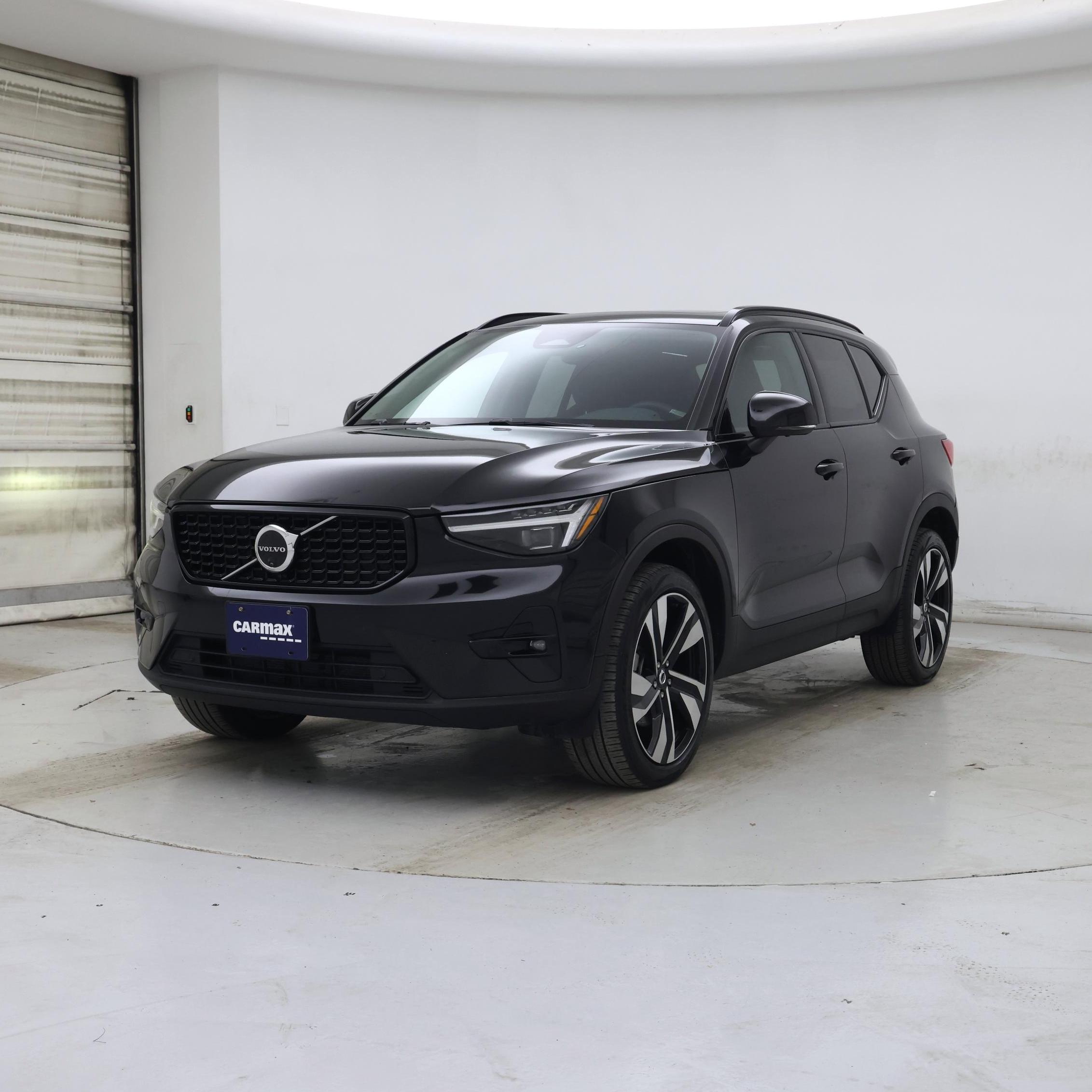 Thumbnail: 2024 Volvo XC40 - 4