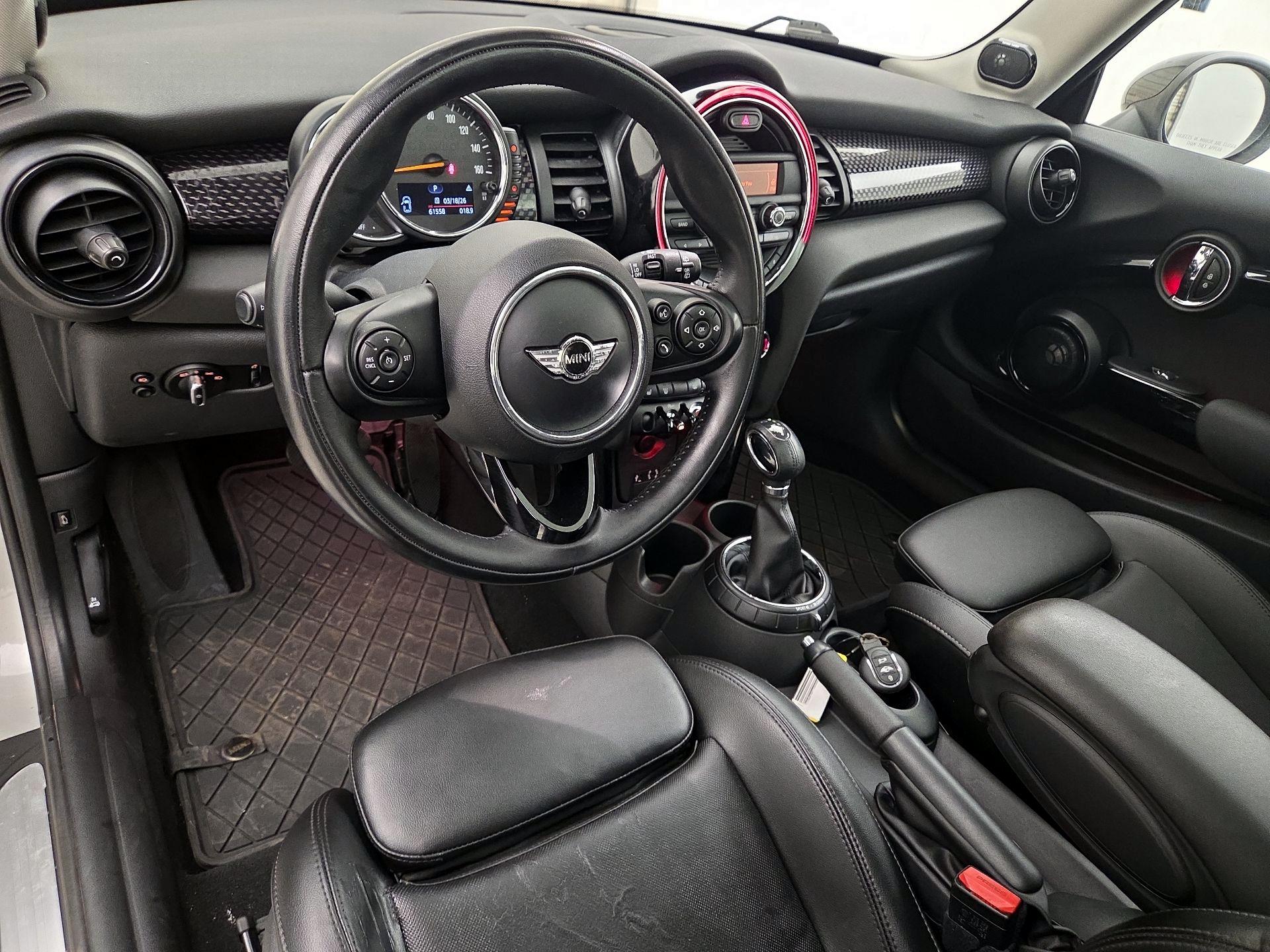 Thumbnail: 2016 MINI Cooper Hardtop - 9