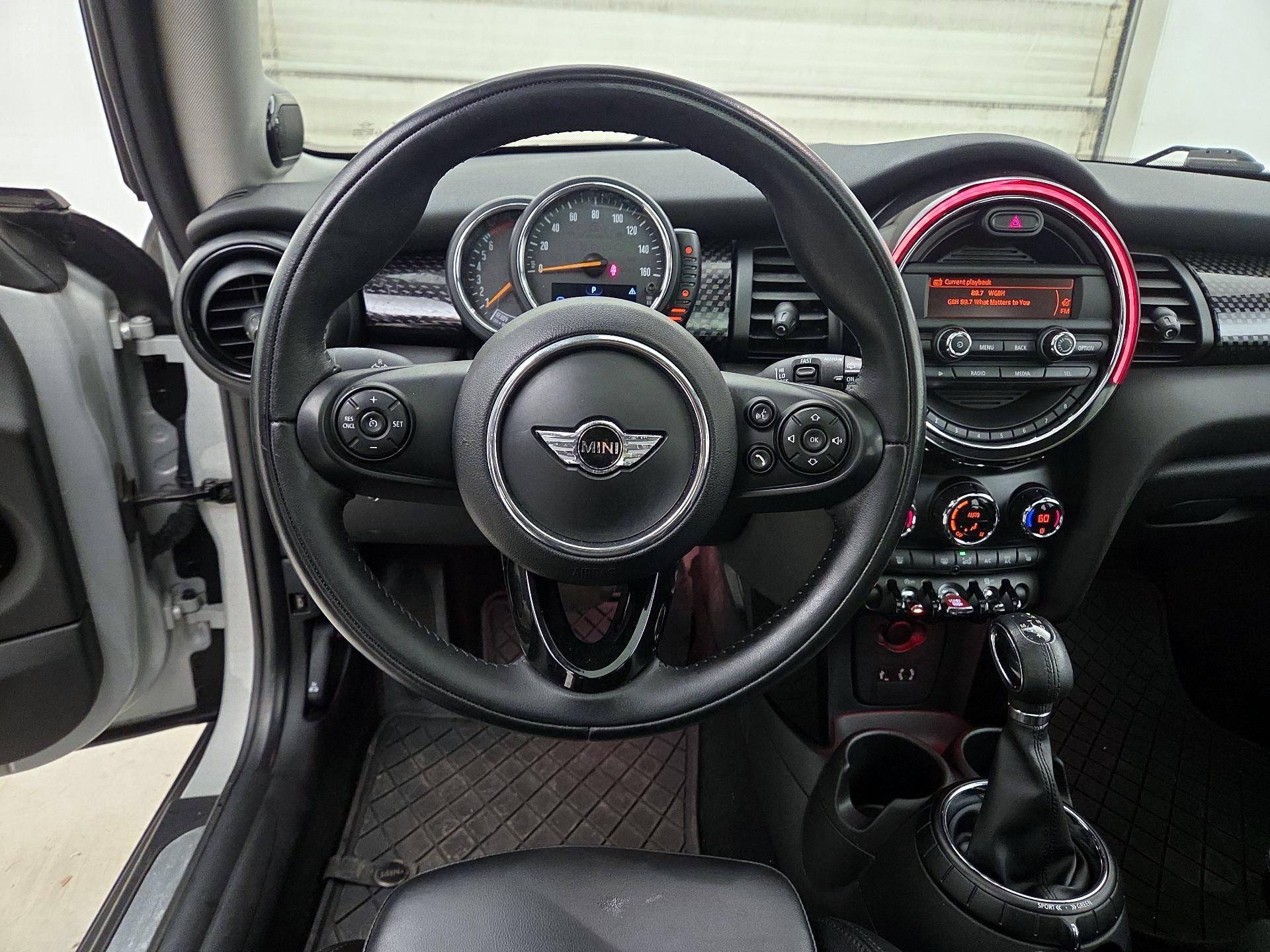 Thumbnail: 2016 MINI Cooper Hardtop - 10