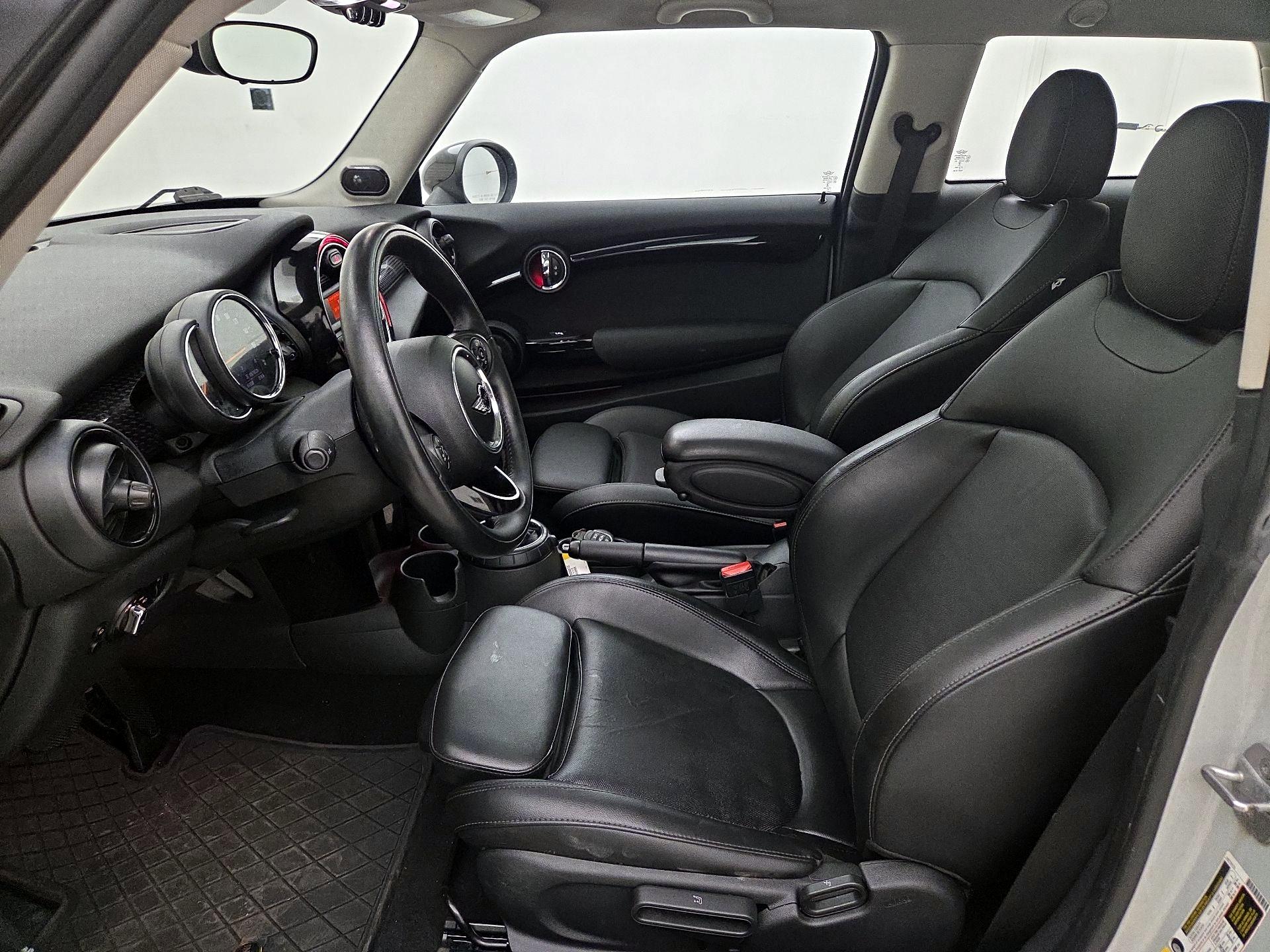 Thumbnail: 2016 MINI Cooper Hardtop - 11