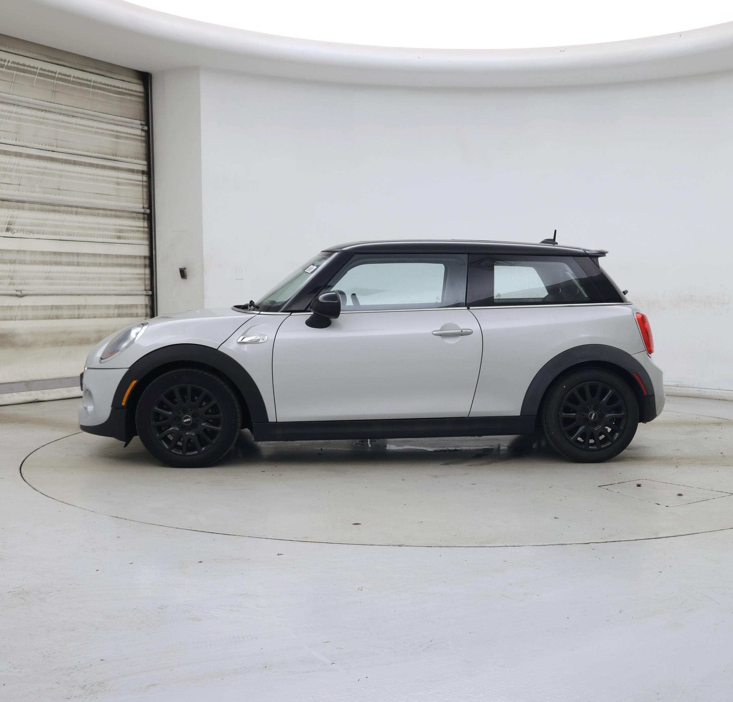 Thumbnail: 2016 MINI Cooper Hardtop - 3