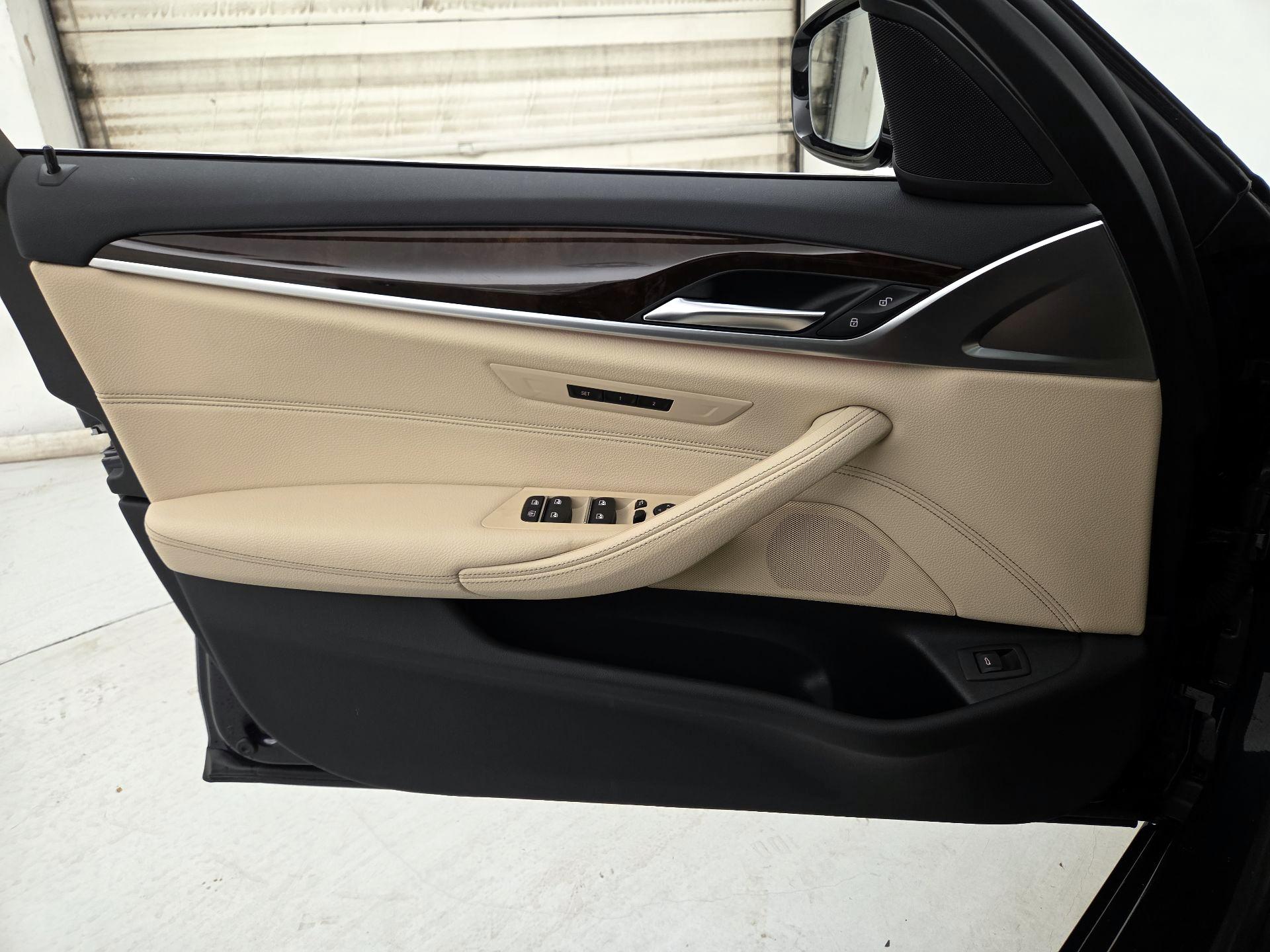 Thumbnail: 2019 BMW 5 Series - 12