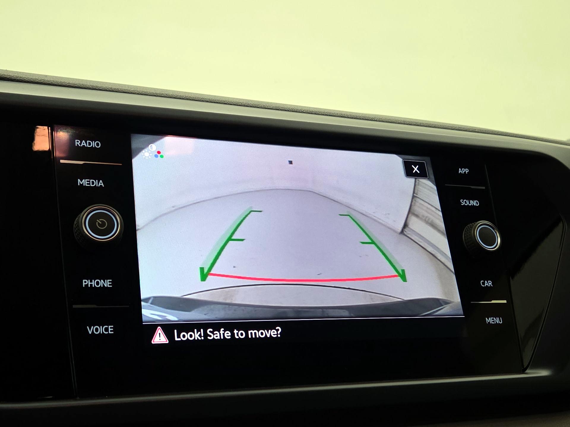 Thumbnail: 2022 Volkswagen Taos - 14