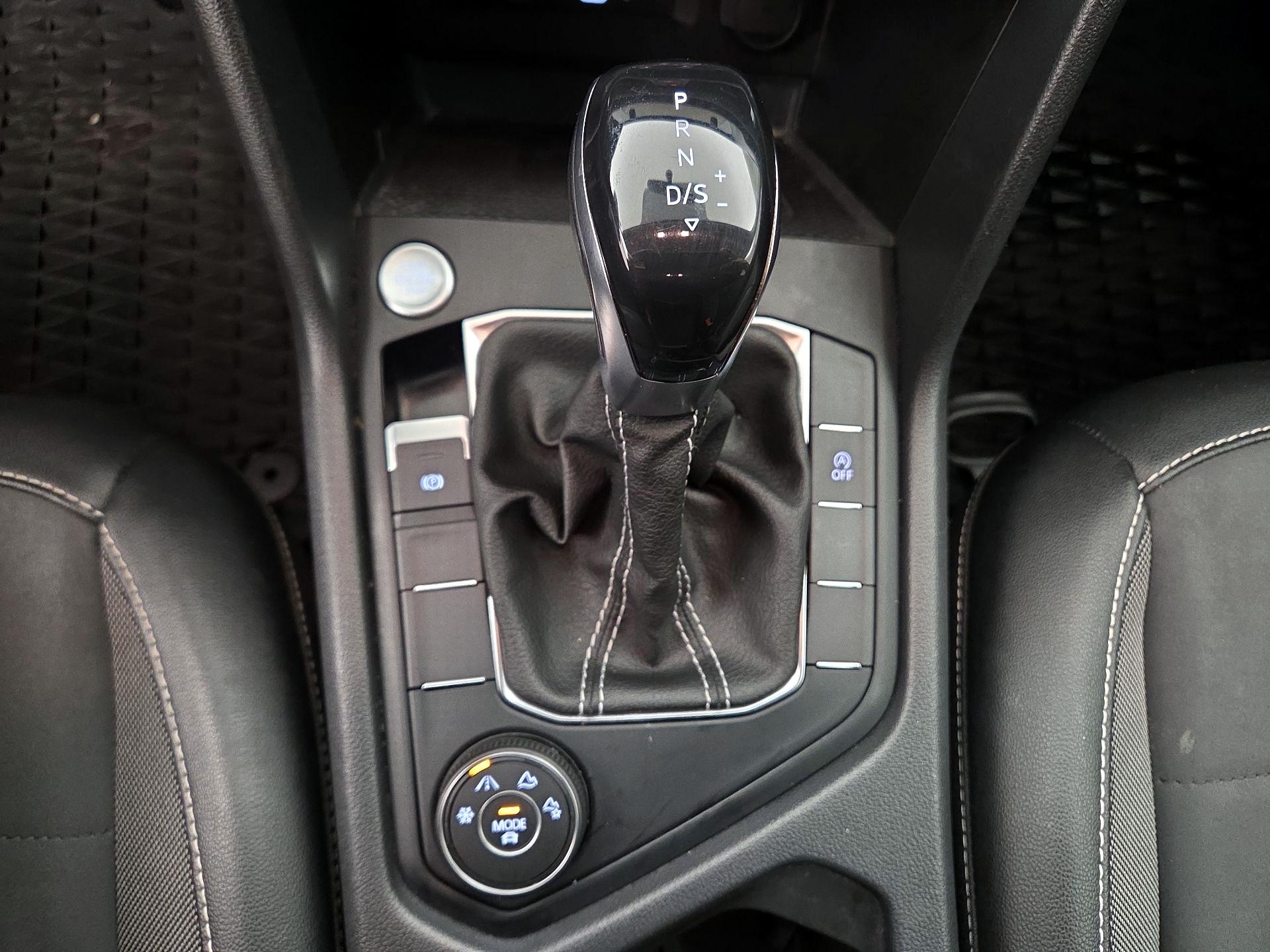 Thumbnail: 2022 Volkswagen Taos - 17