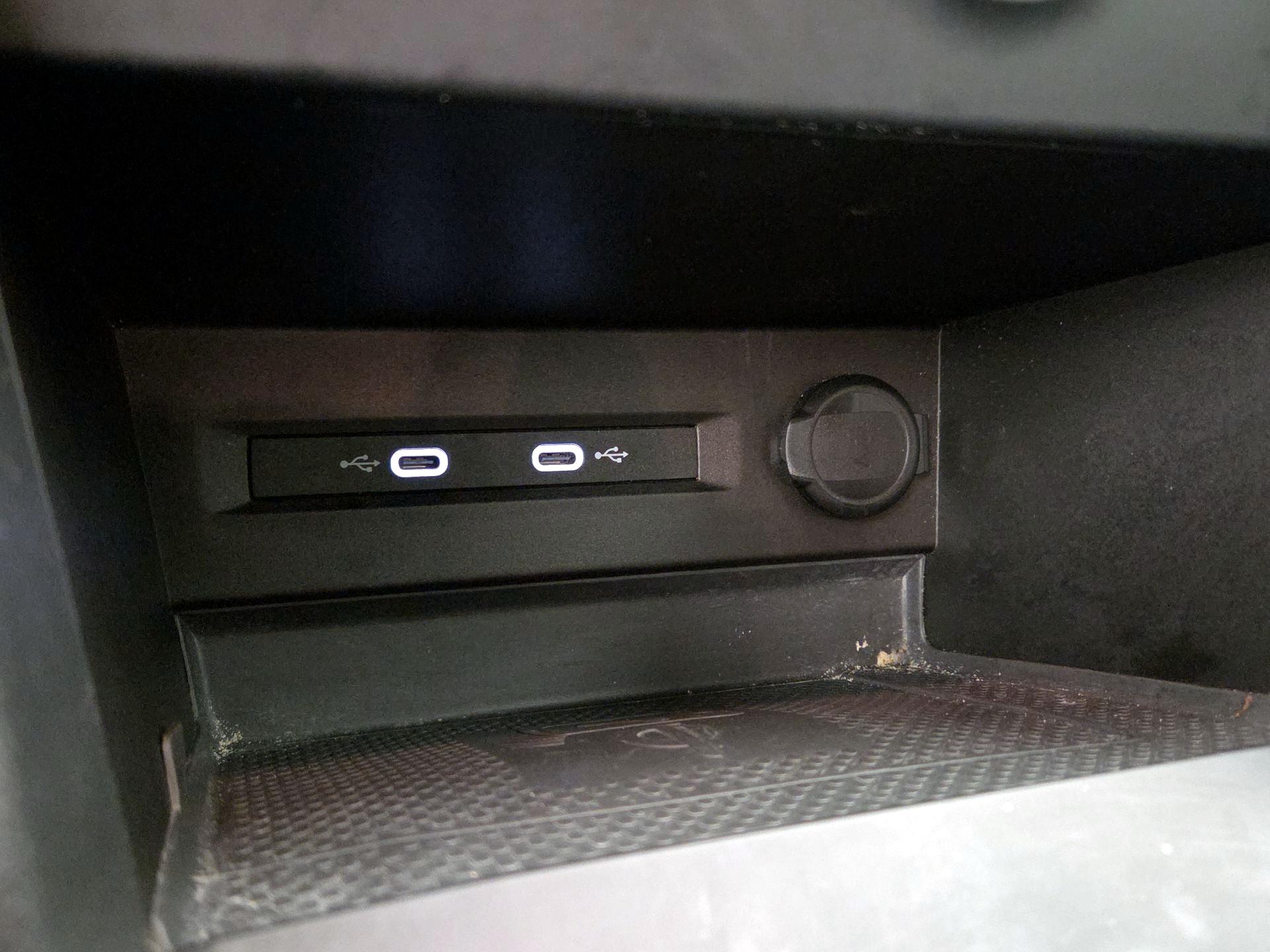 Thumbnail: 2022 Volkswagen Taos - 18