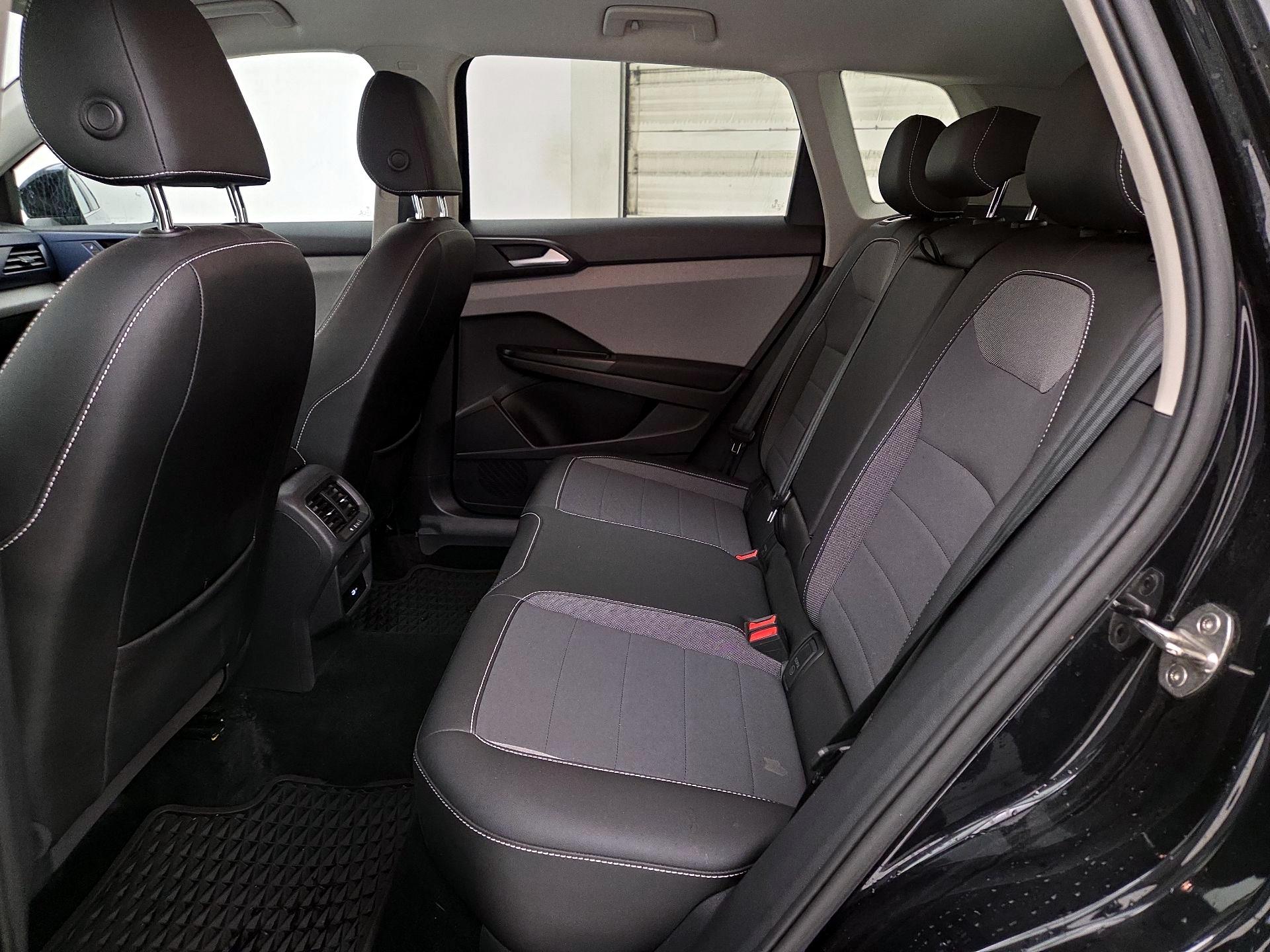 Thumbnail: 2022 Volkswagen Taos - 19