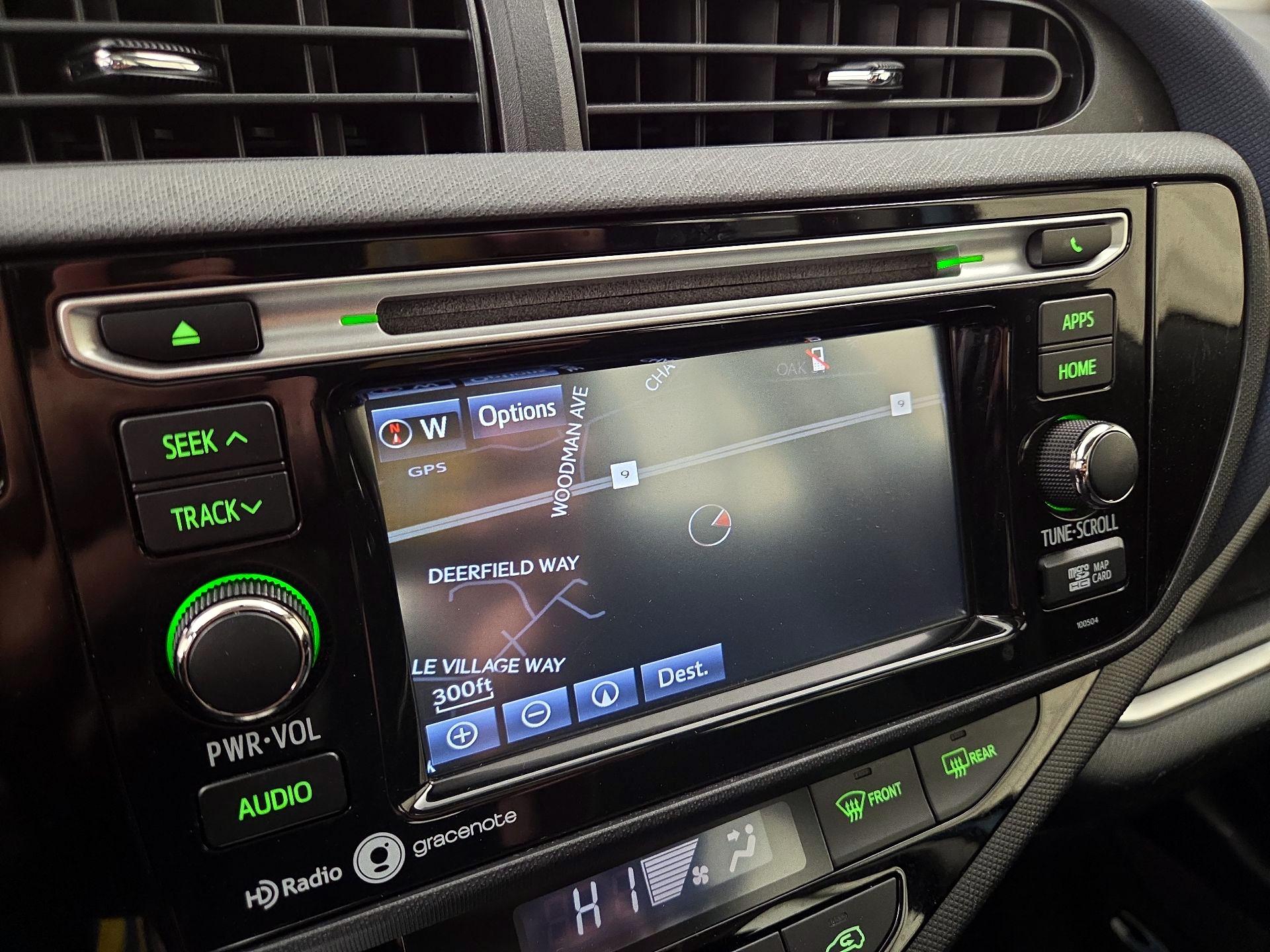 Thumbnail: 2015 Toyota Prius c - 14