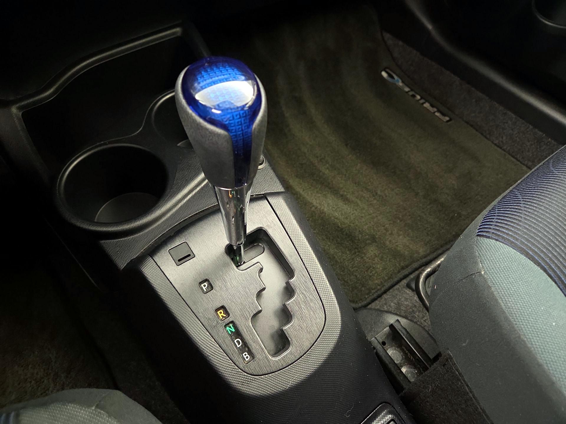 Thumbnail: 2015 Toyota Prius c - 17