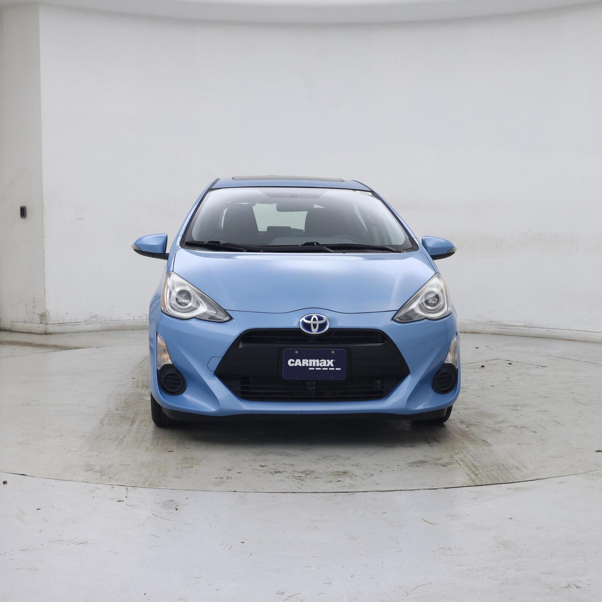Thumbnail: 2015 Toyota Prius c - 5