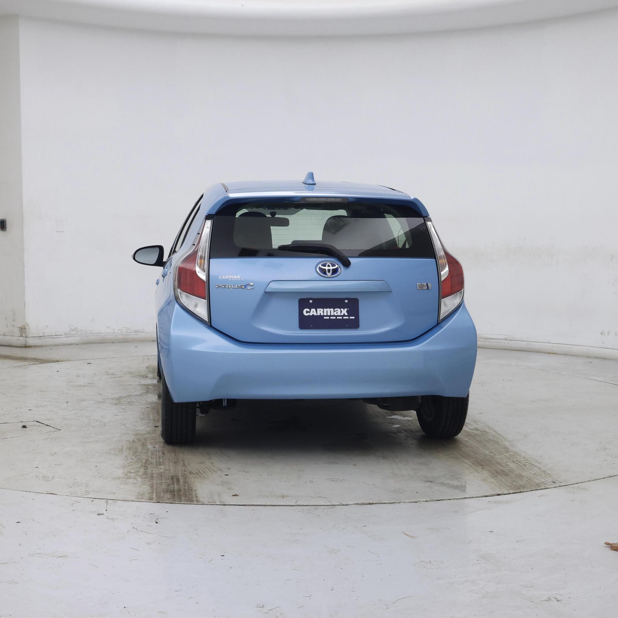 Thumbnail: 2015 Toyota Prius c - 6