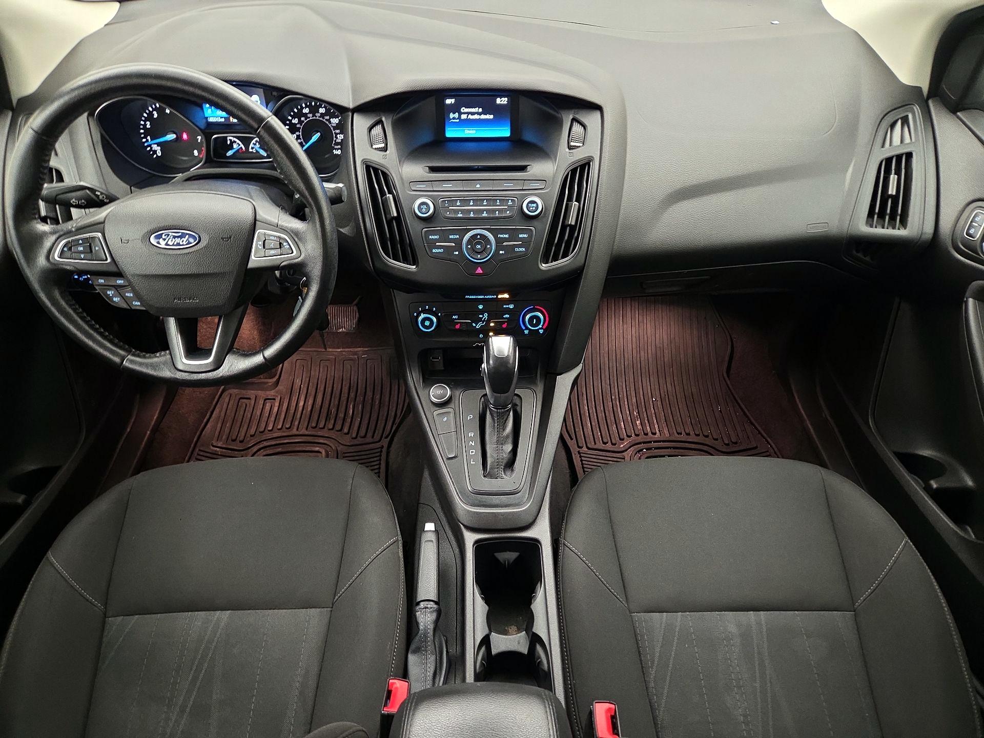 Thumbnail: 2015 Ford Focus - 9