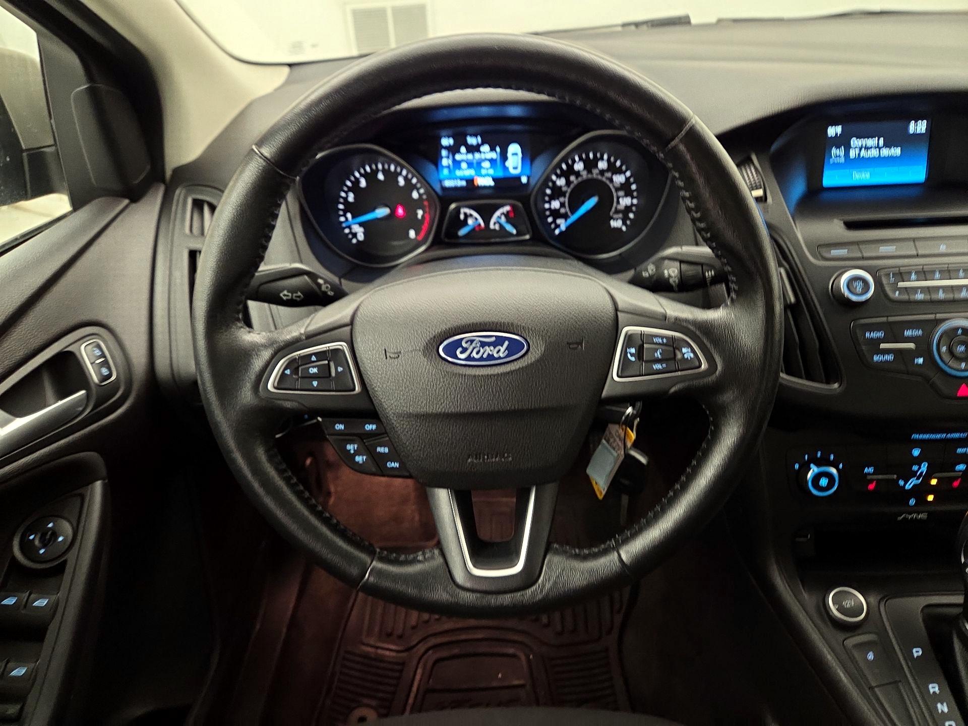 Thumbnail: 2015 Ford Focus - 10