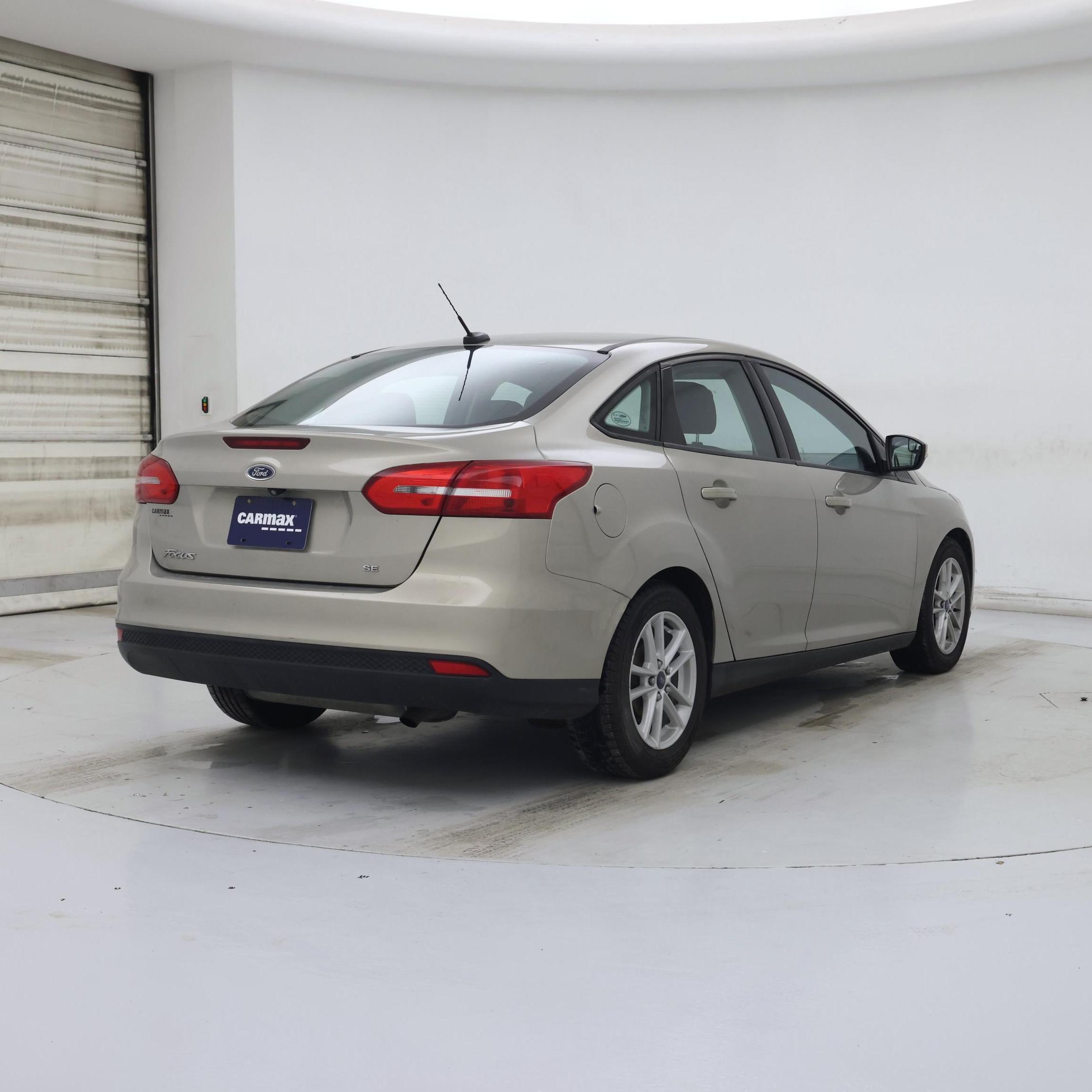 Thumbnail: 2015 Ford Focus - 8