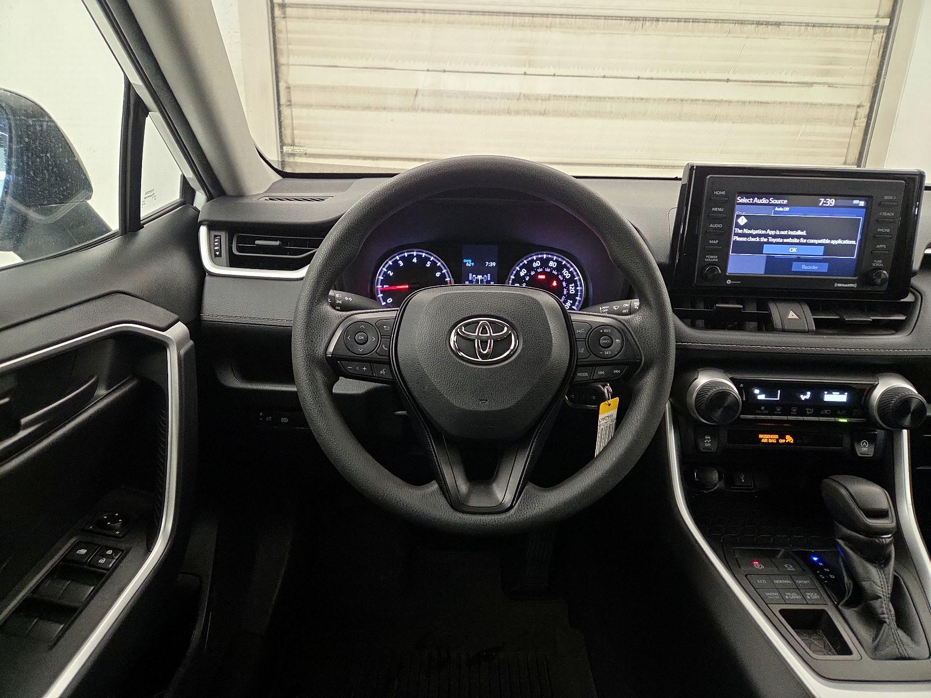 Thumbnail: 2021 Toyota RAV4 - 10