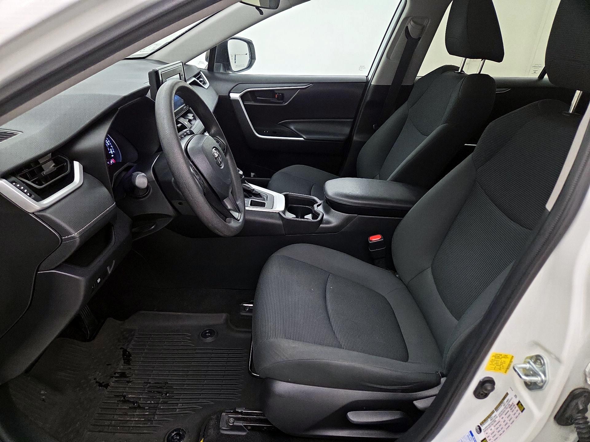 Thumbnail: 2021 Toyota RAV4 - 11