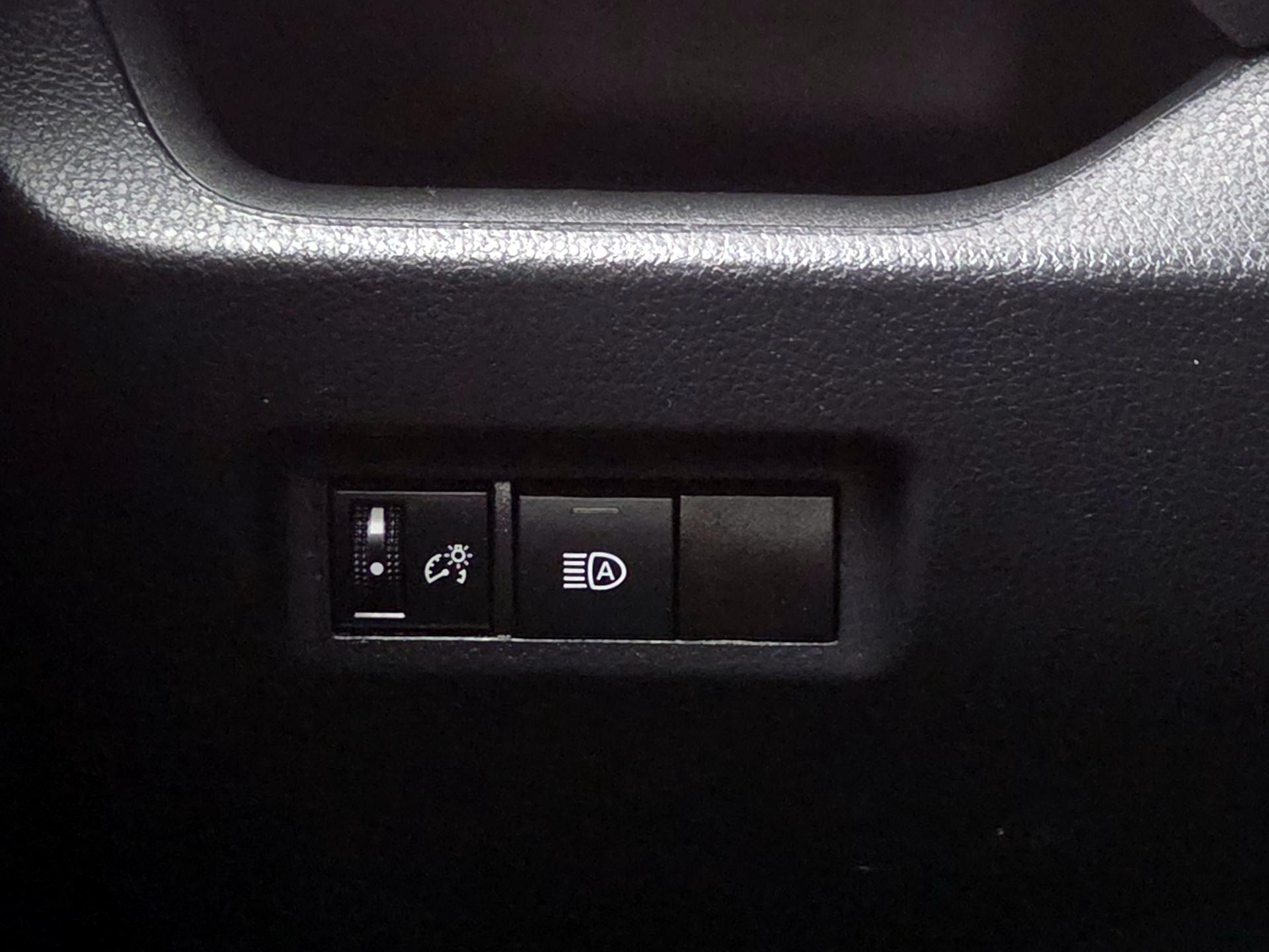 Thumbnail: 2021 Toyota RAV4 - 13