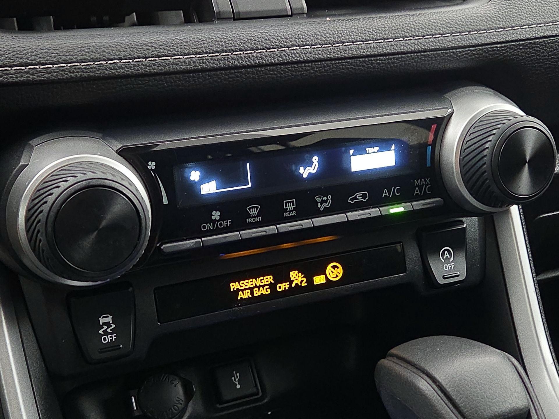 Thumbnail: 2021 Toyota RAV4 - 16