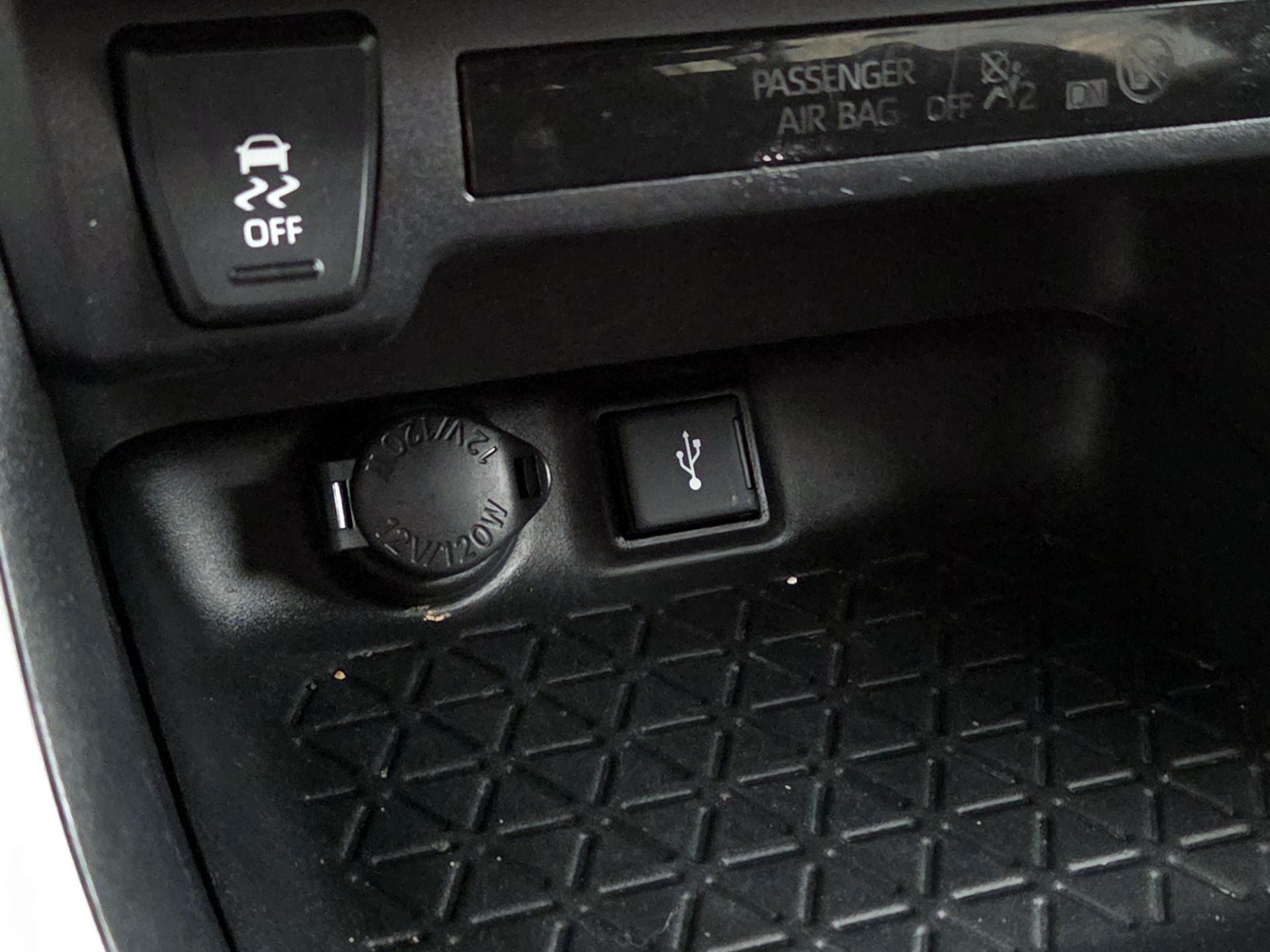 Thumbnail: 2021 Toyota RAV4 - 18