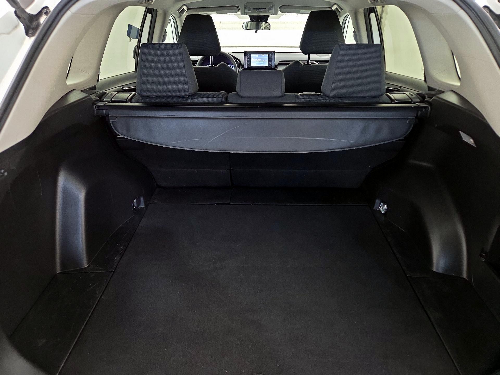 Thumbnail: 2021 Toyota RAV4 - 20