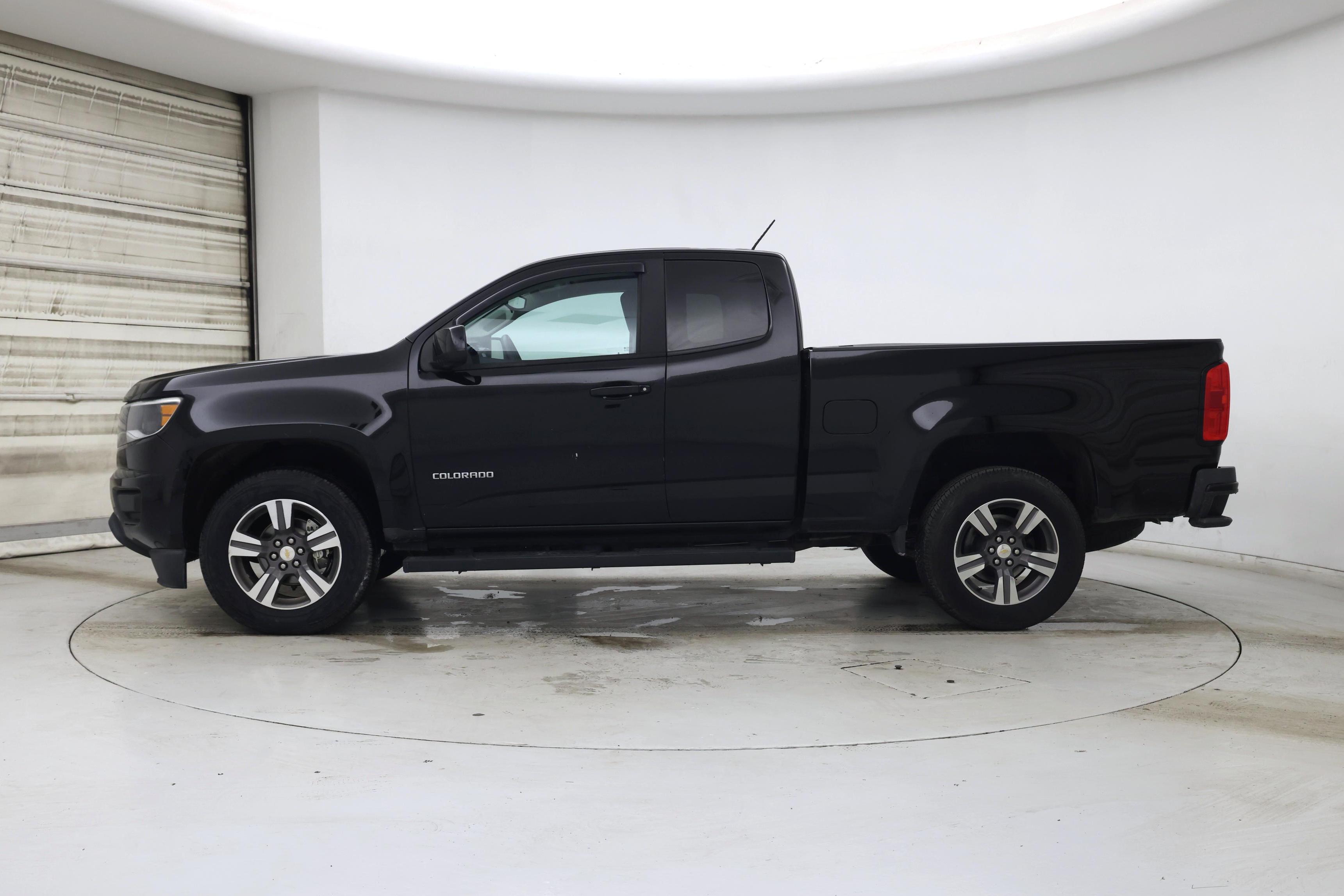 Thumbnail: 2017 Chevrolet Colorado - 3