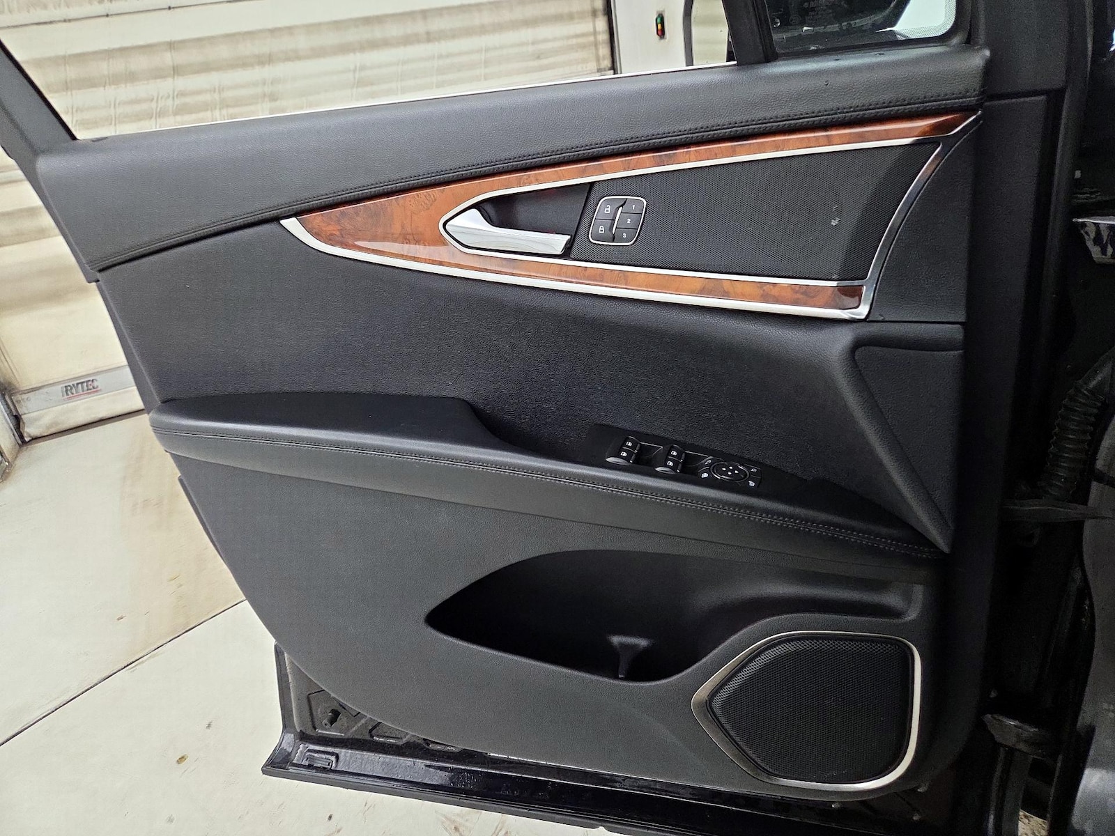 2019 Lincoln Nautilus Select - Photo 13