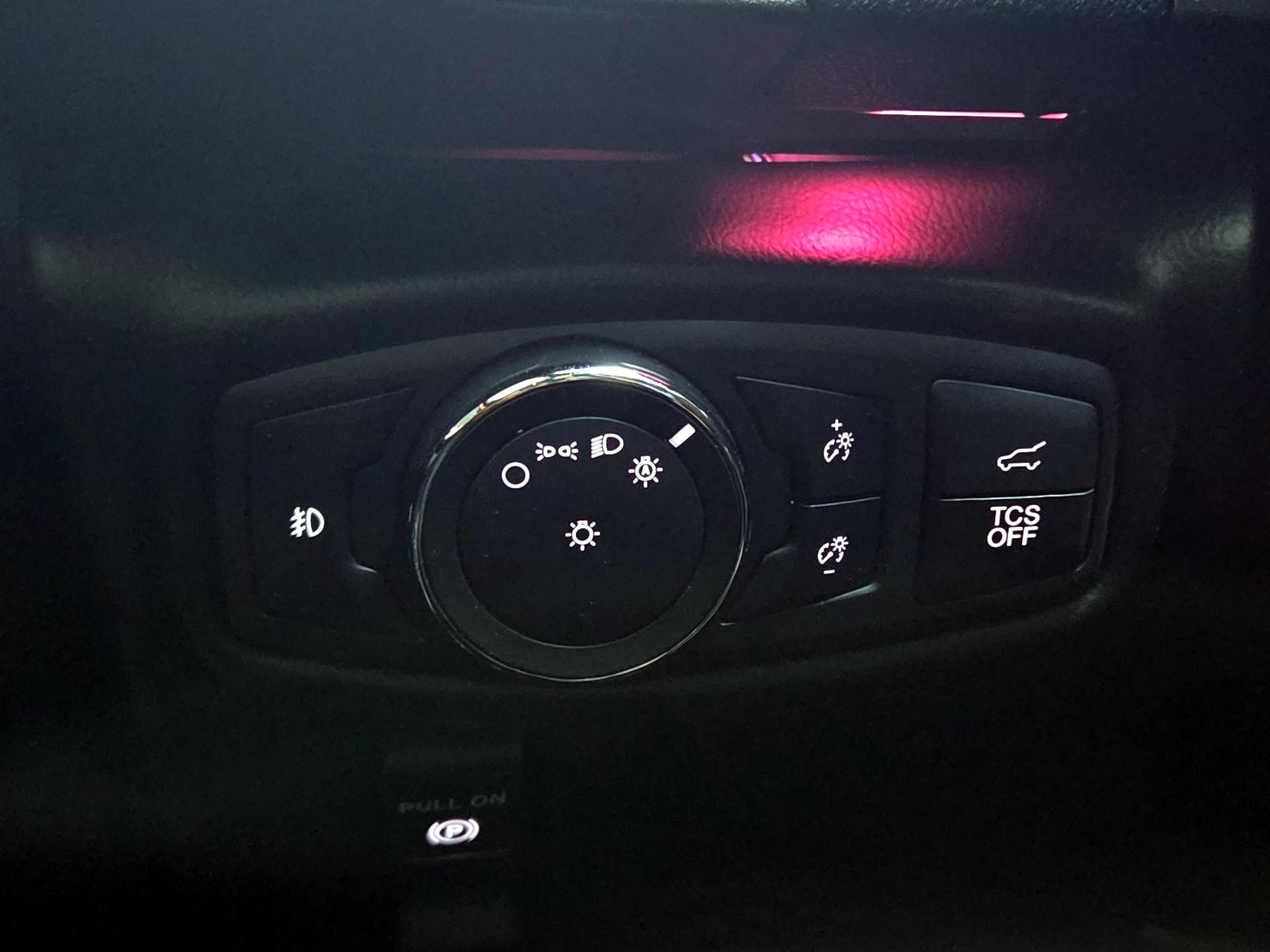 Thumbnail: 2019 Lincoln Nautilus - 13