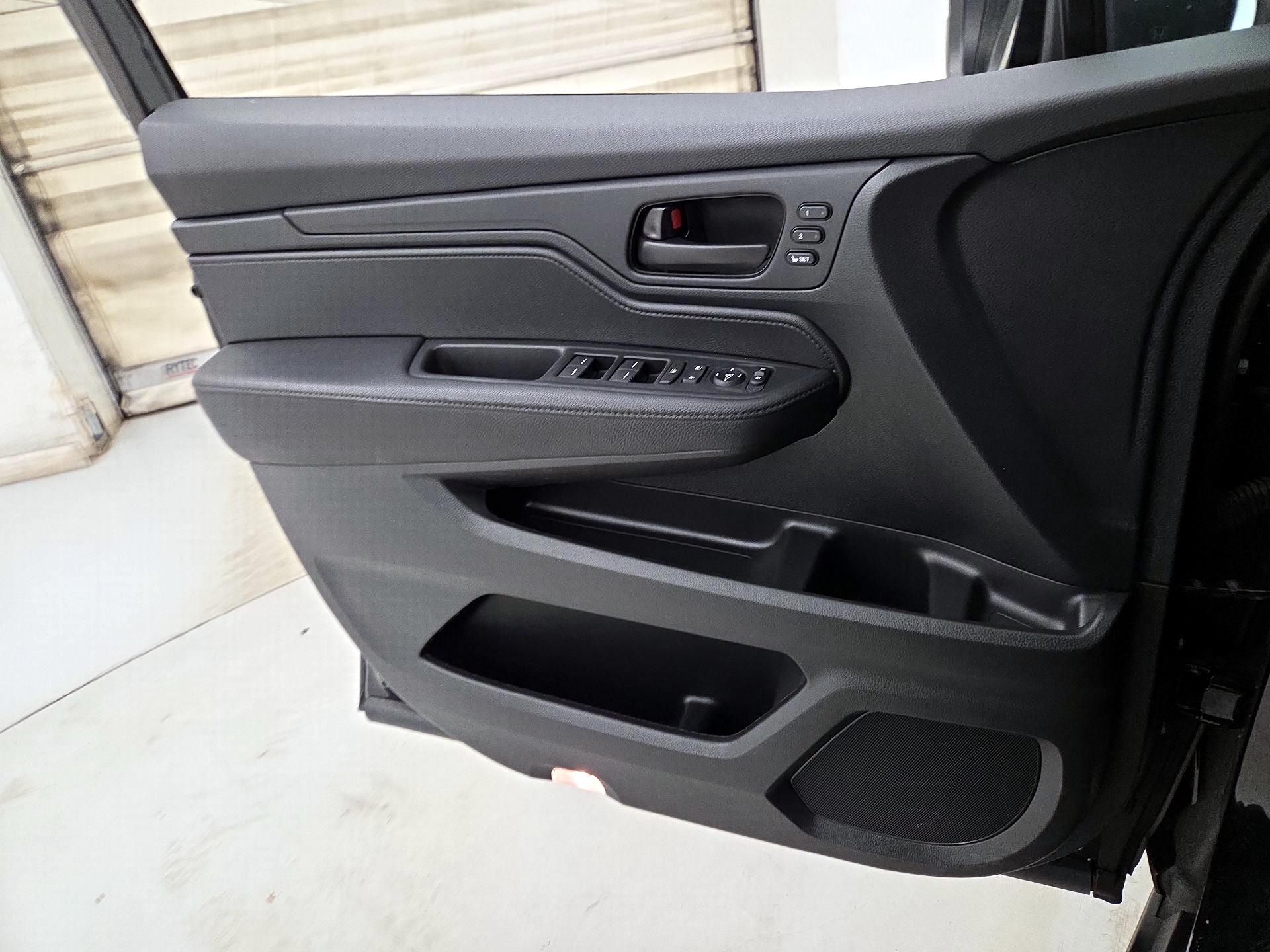 Thumbnail: 2023 Honda Odyssey - 12