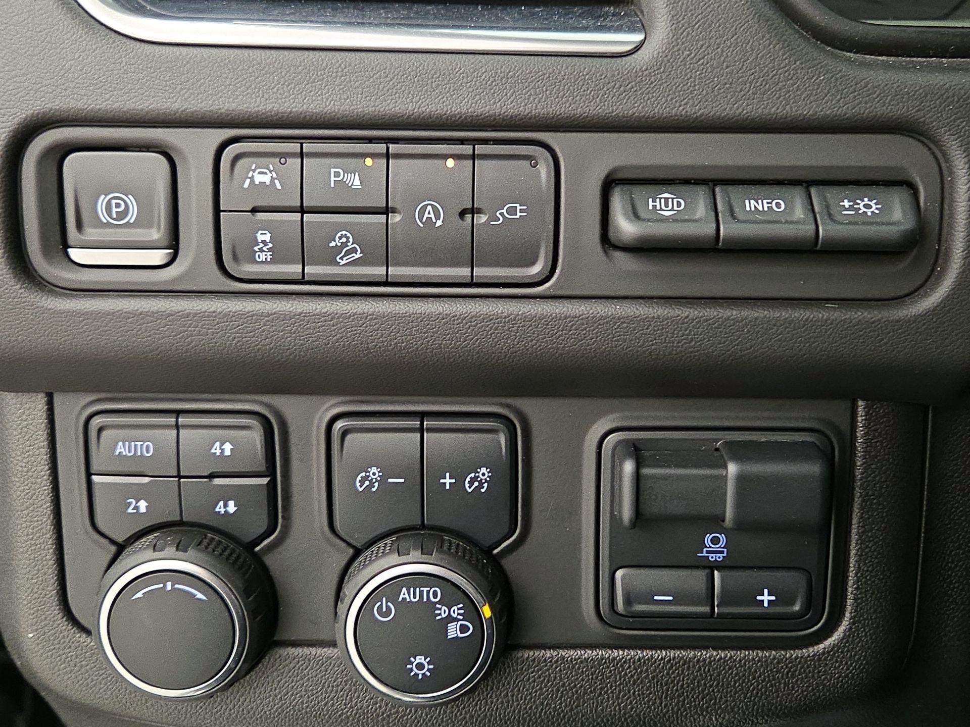 Thumbnail: 2021 Chevrolet Suburban - 13