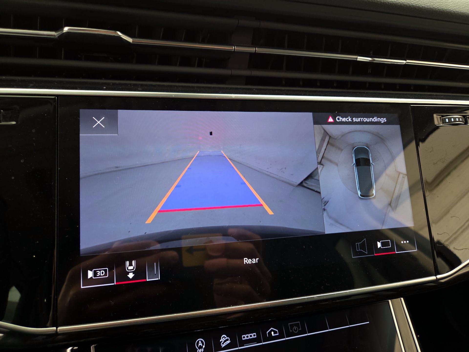 Thumbnail: 2022 Audi Q7 - 15