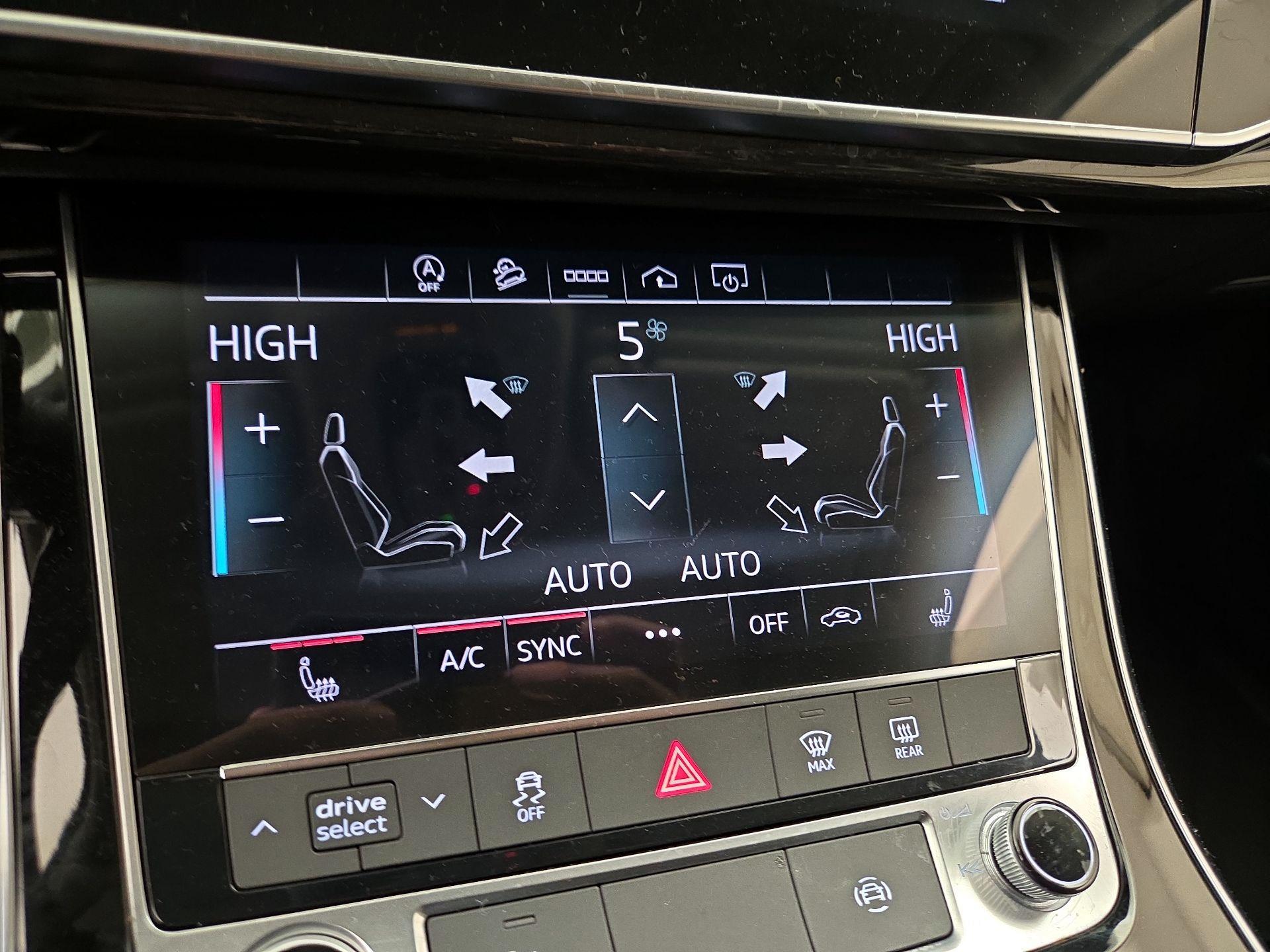 Thumbnail: 2022 Audi Q7 - 17