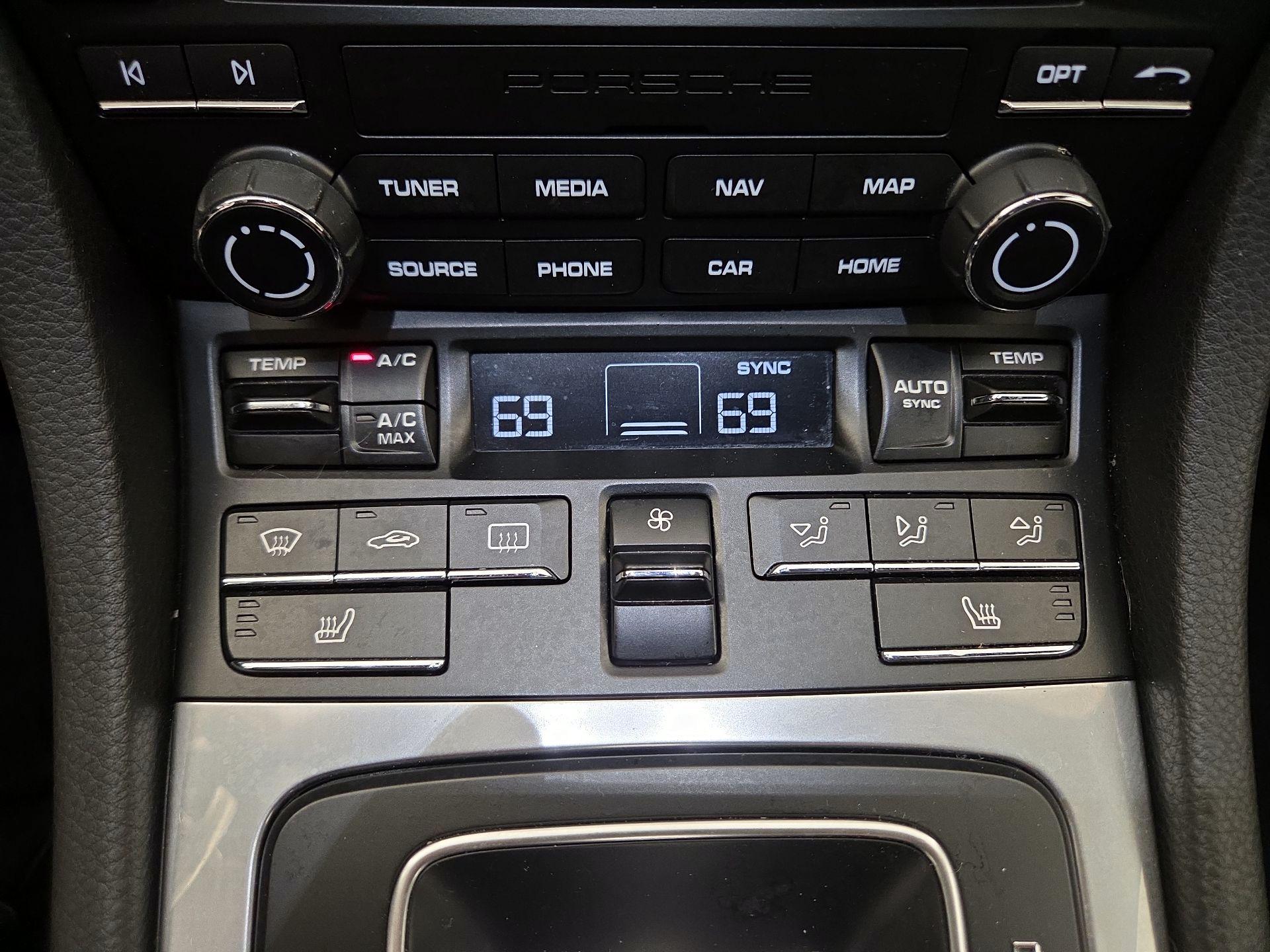 Thumbnail: 2018 Porsche 718 Cayman - 16