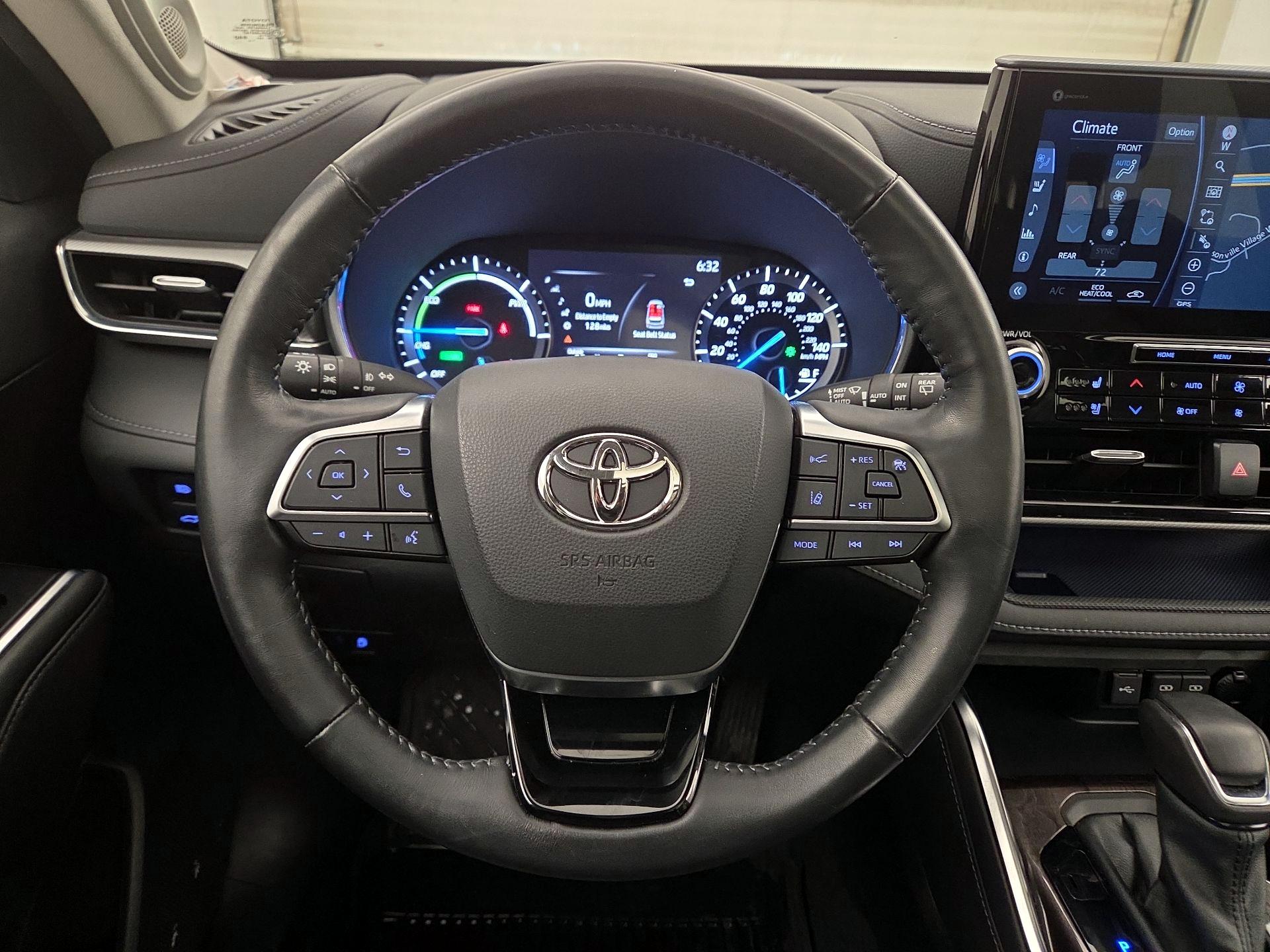 Thumbnail: 2021 Toyota Highlander - 10