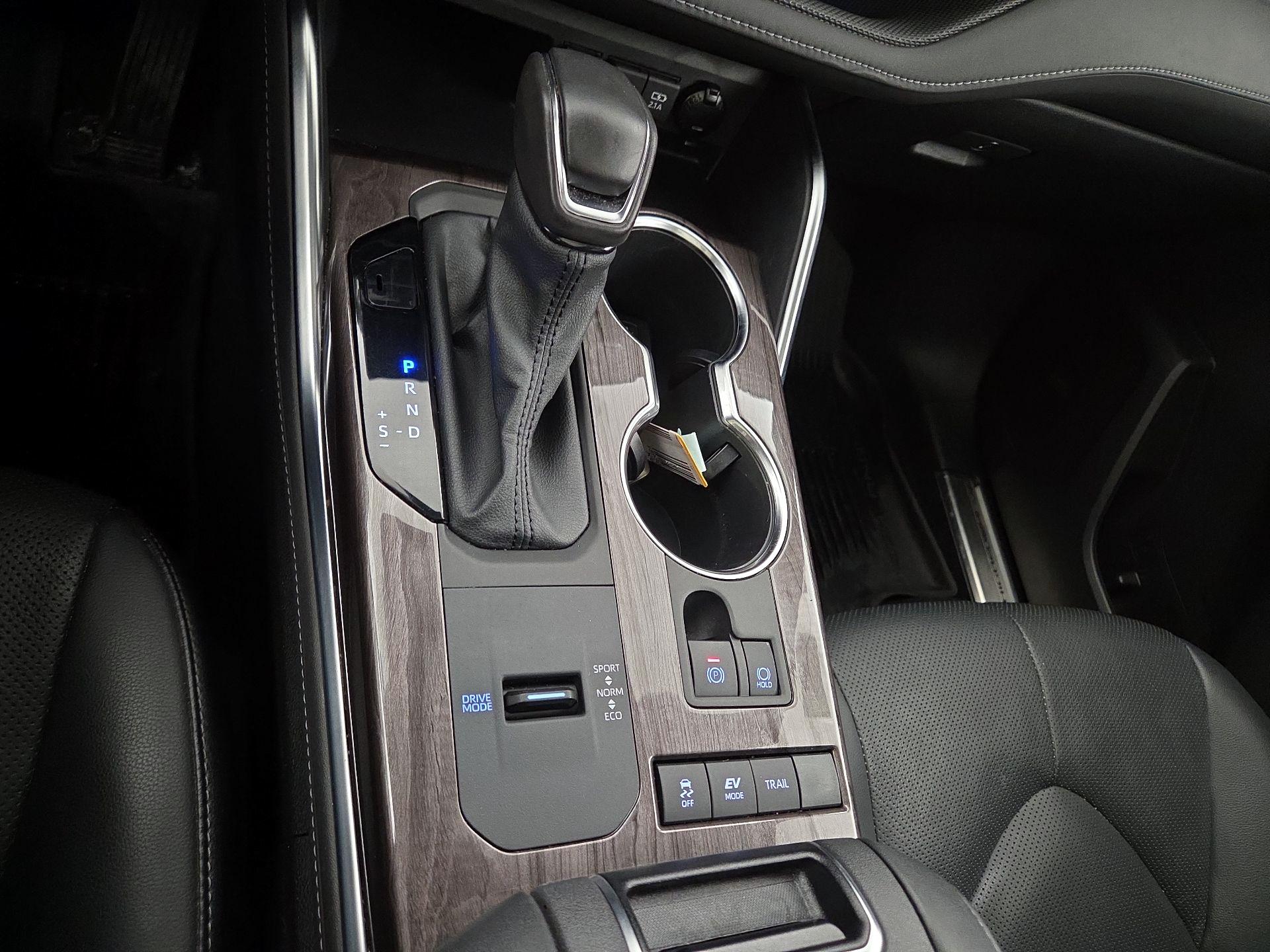 Thumbnail: 2021 Toyota Highlander - 18