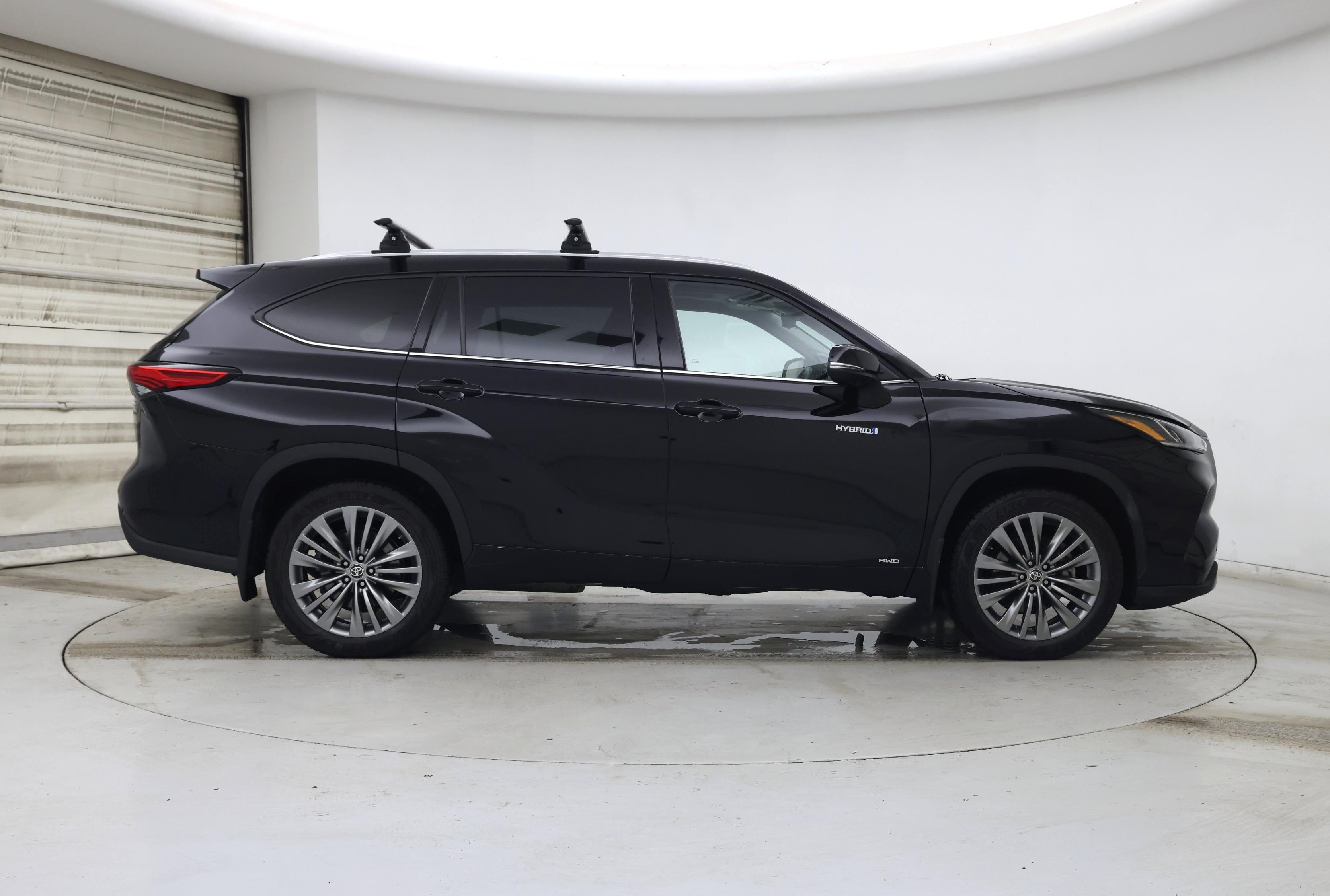 Thumbnail: 2021 Toyota Highlander - 7