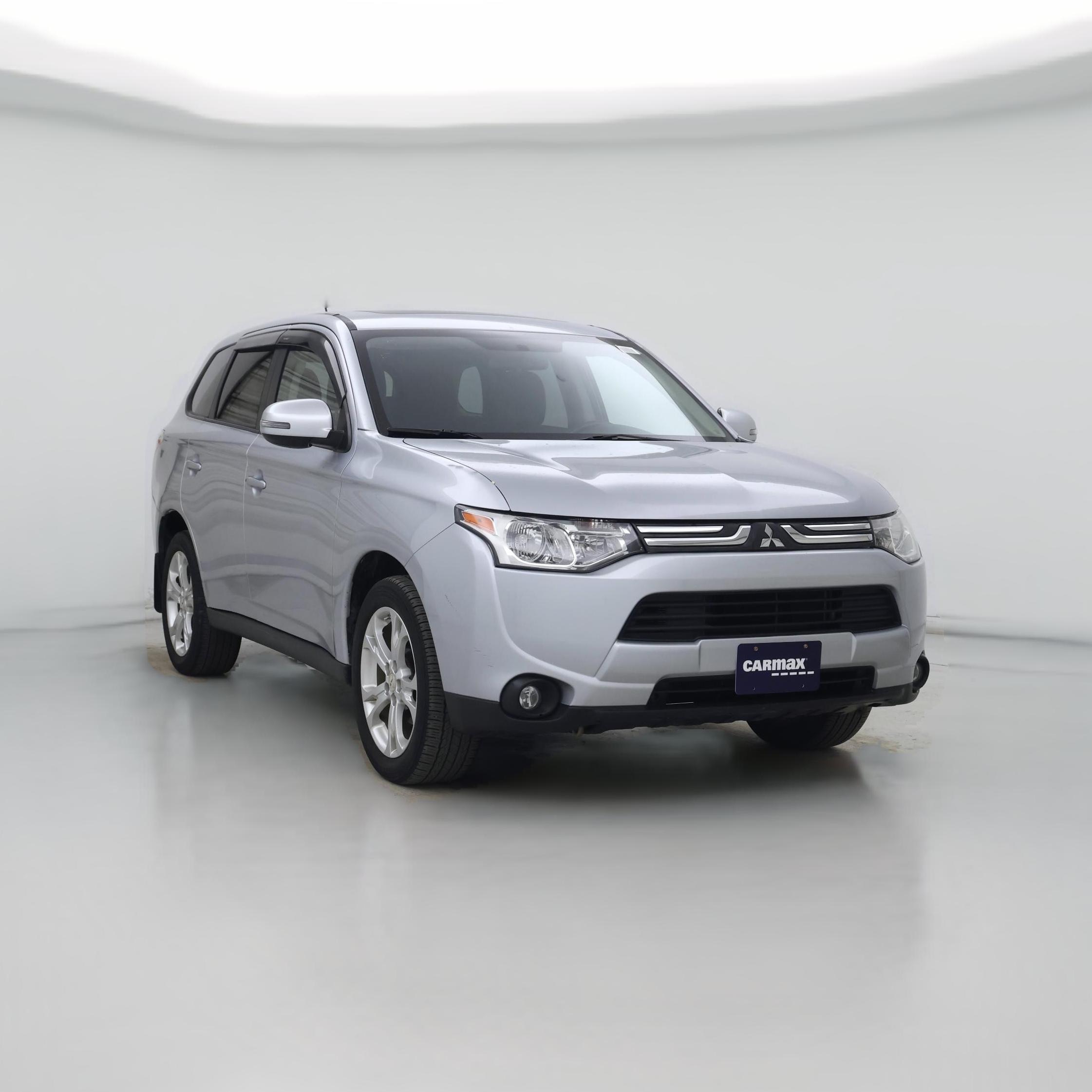 Thumbnail: 2014 Mitsubishi Outlander - 1