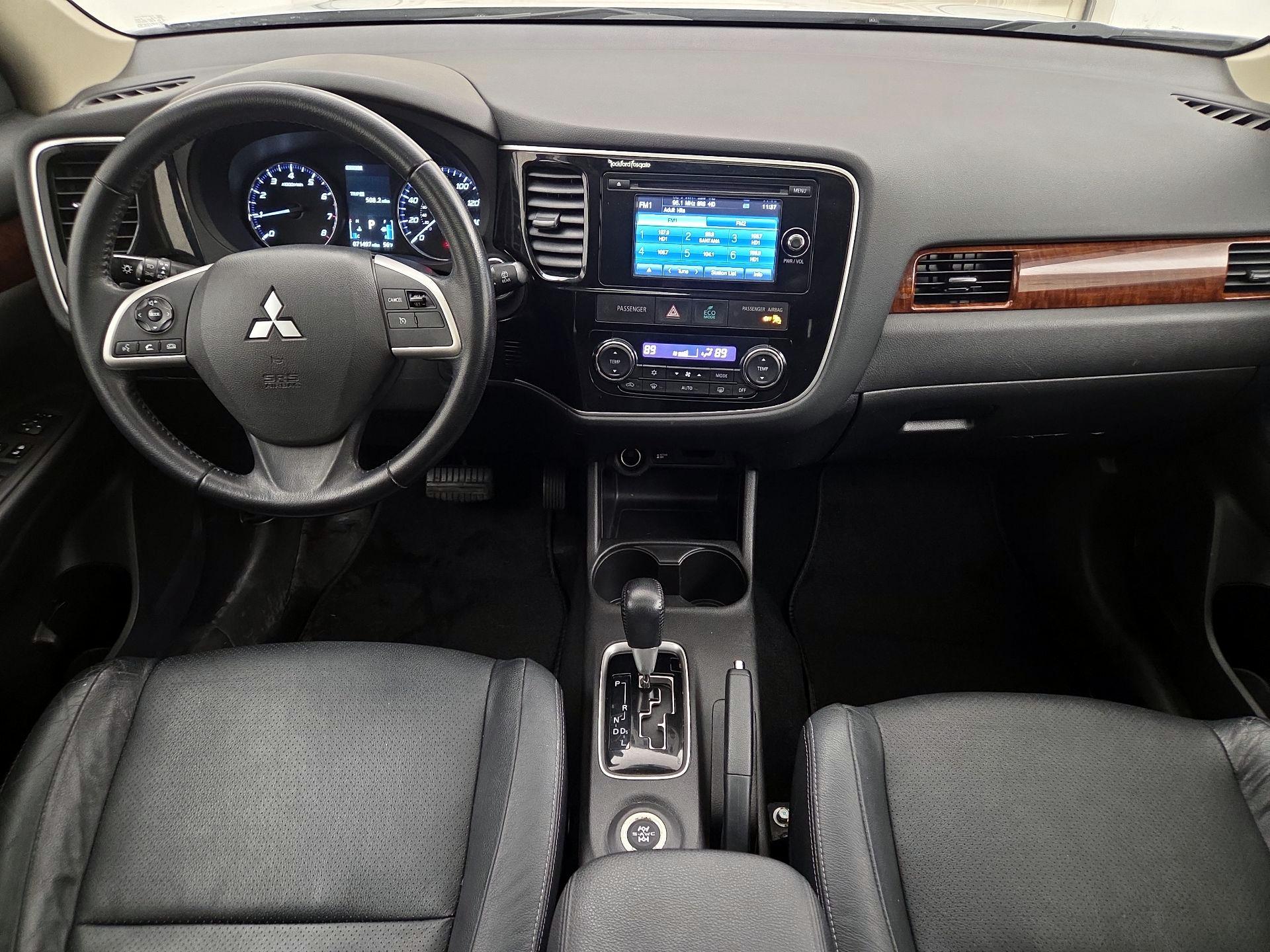 Thumbnail: 2014 Mitsubishi Outlander - 9