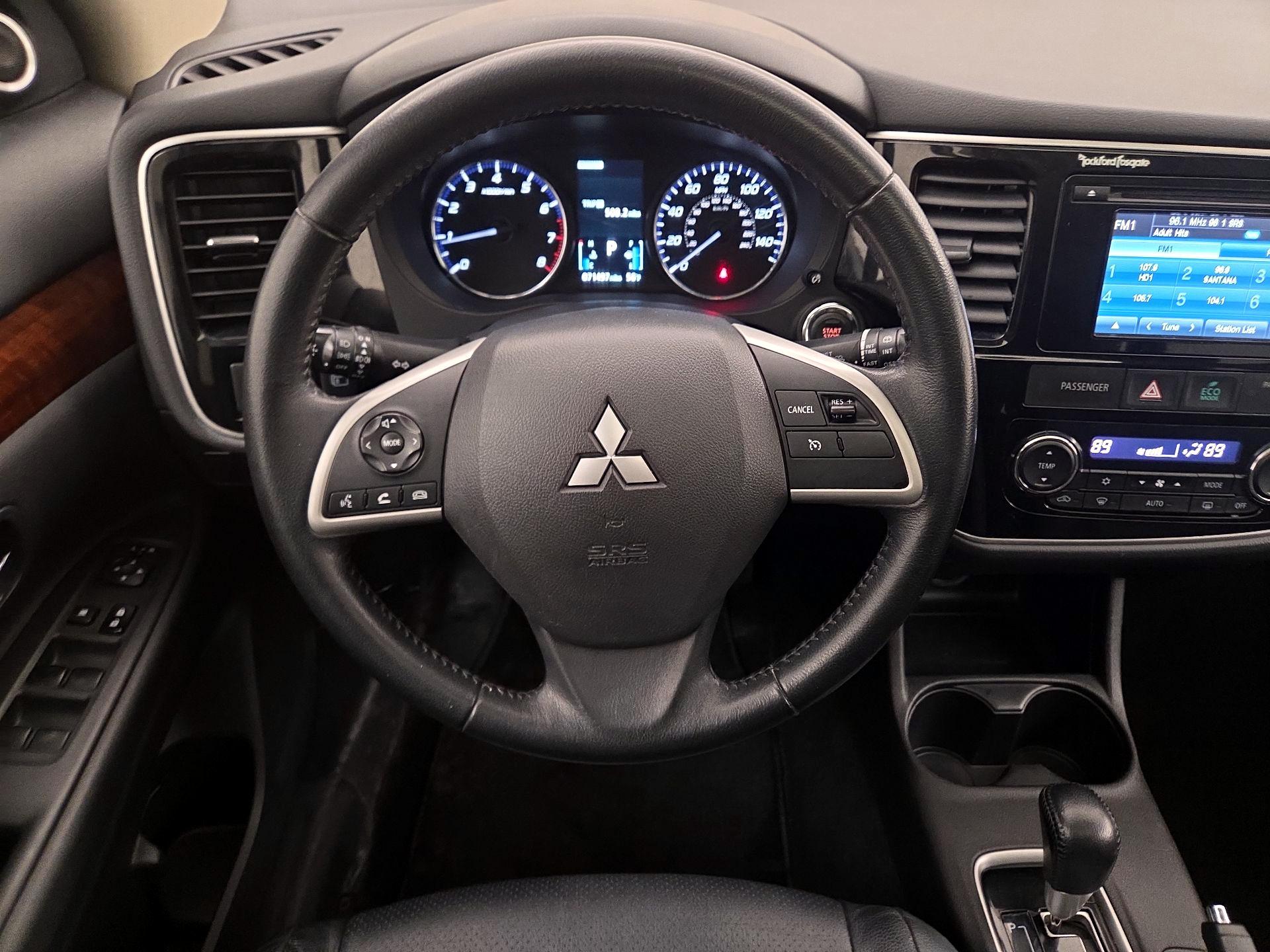 Thumbnail: 2014 Mitsubishi Outlander - 10