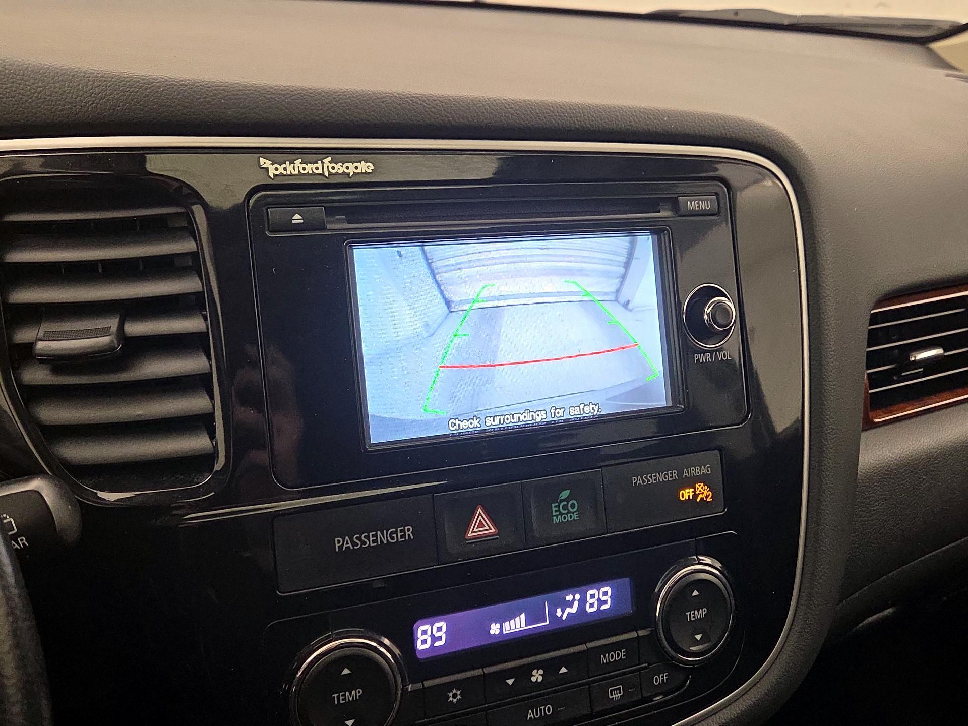 Thumbnail: 2014 Mitsubishi Outlander - 14