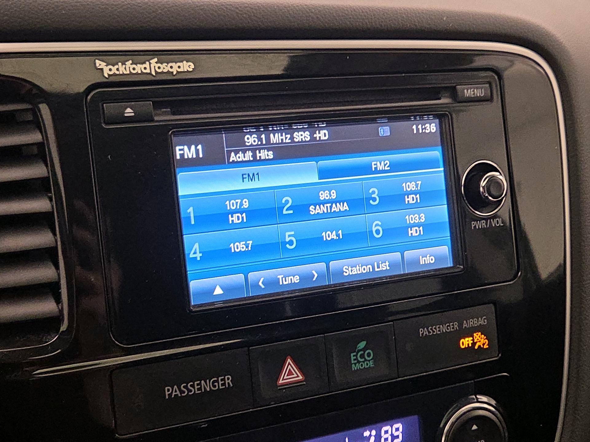 Thumbnail: 2014 Mitsubishi Outlander - 15