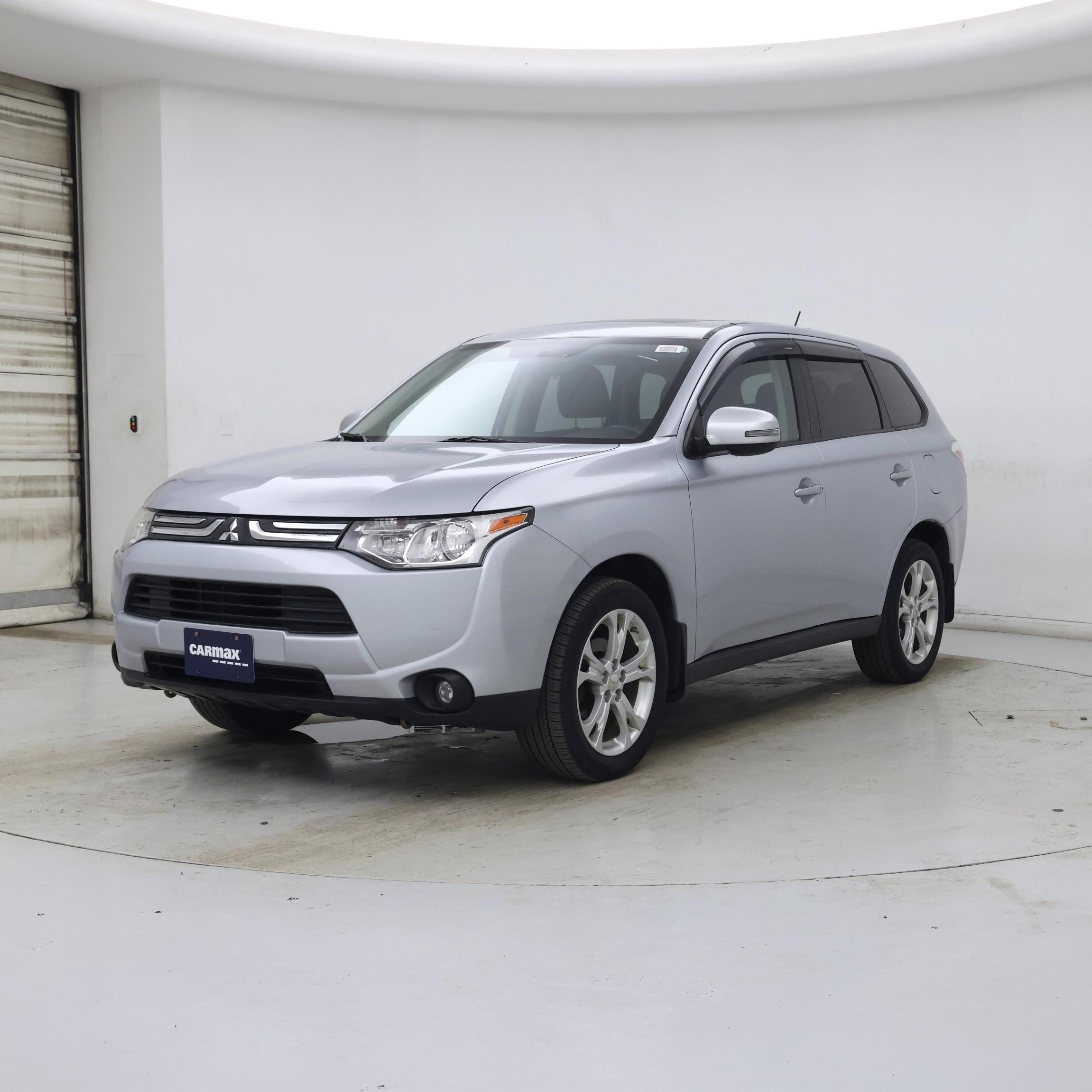 Thumbnail: 2014 Mitsubishi Outlander - 4