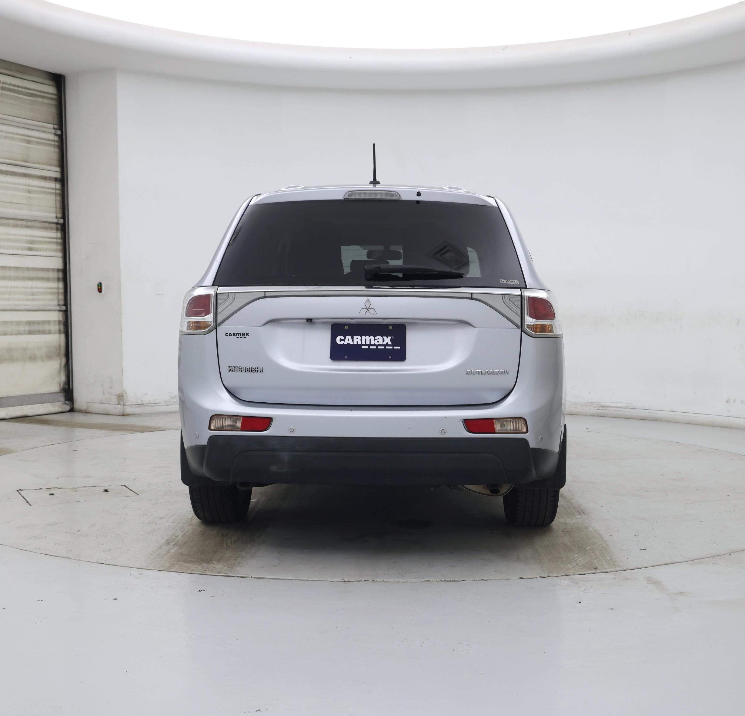 Thumbnail: 2014 Mitsubishi Outlander - 6