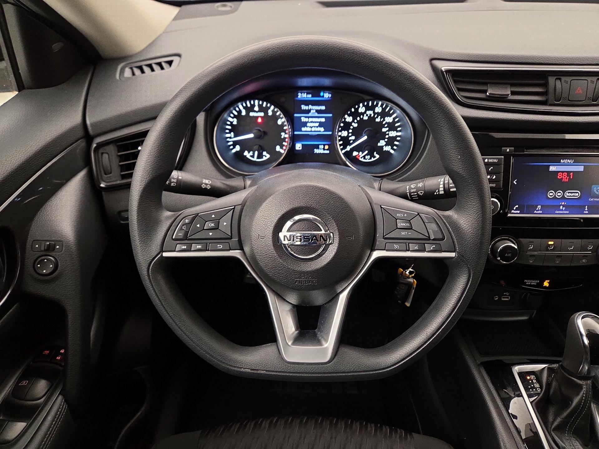 Thumbnail: 2018 Nissan Rogue - 10